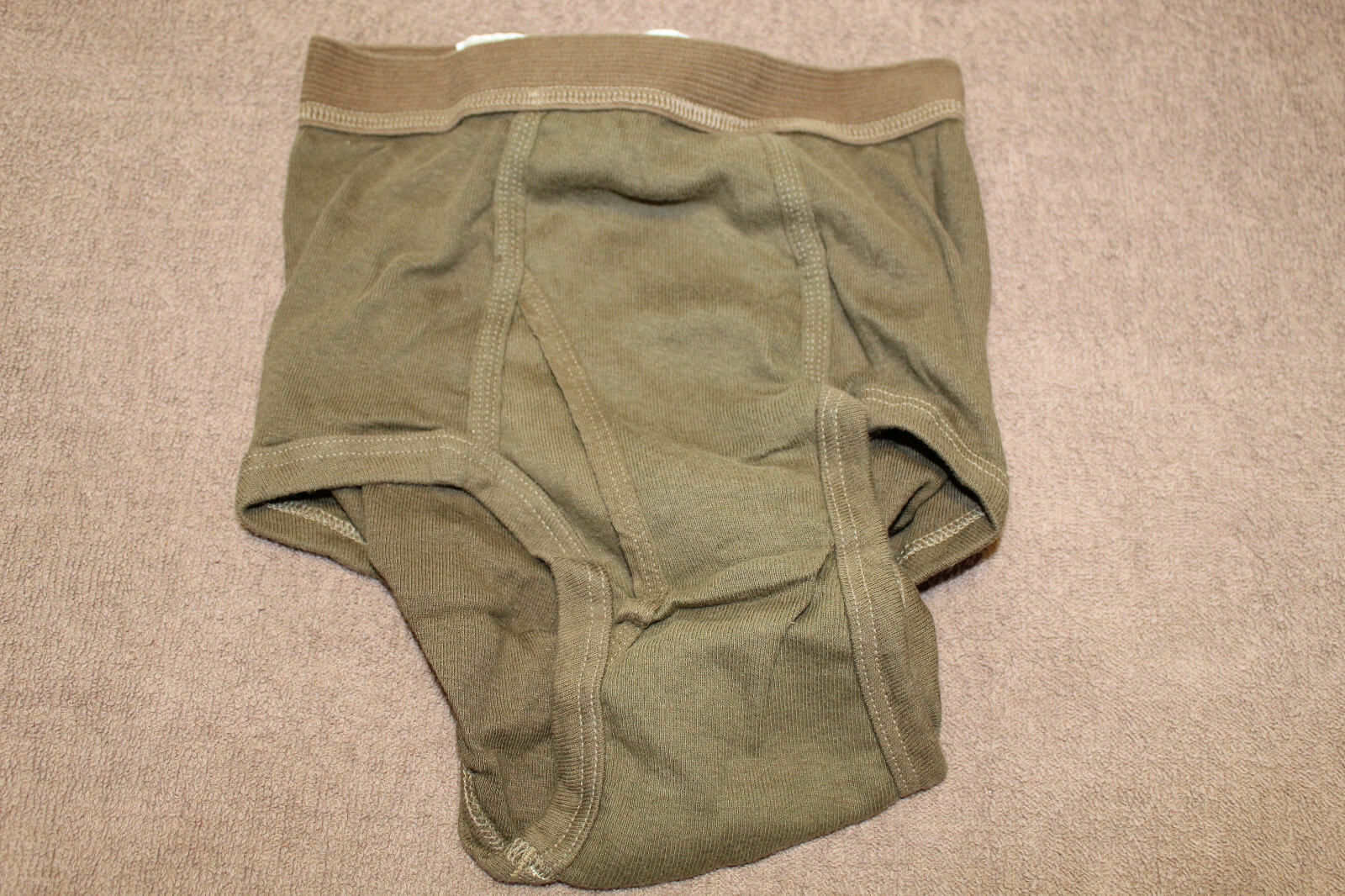 Original & Unused 1986 d. U.S. Army Mens Brief "Drawers", Size 28 New Condition
