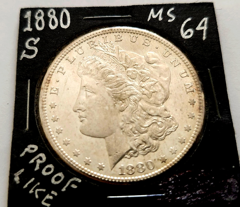 1880-S- MORGAN DOLLAR -- 90% SILVER COIN --  A VERY nice Morgan !!