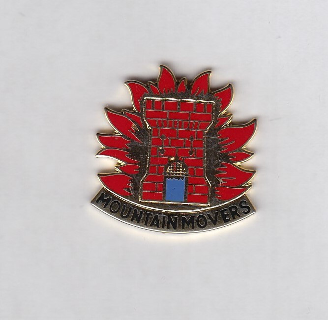 US Army 589th Engineer Battalion DUI crest c/b clutchback badge V-21