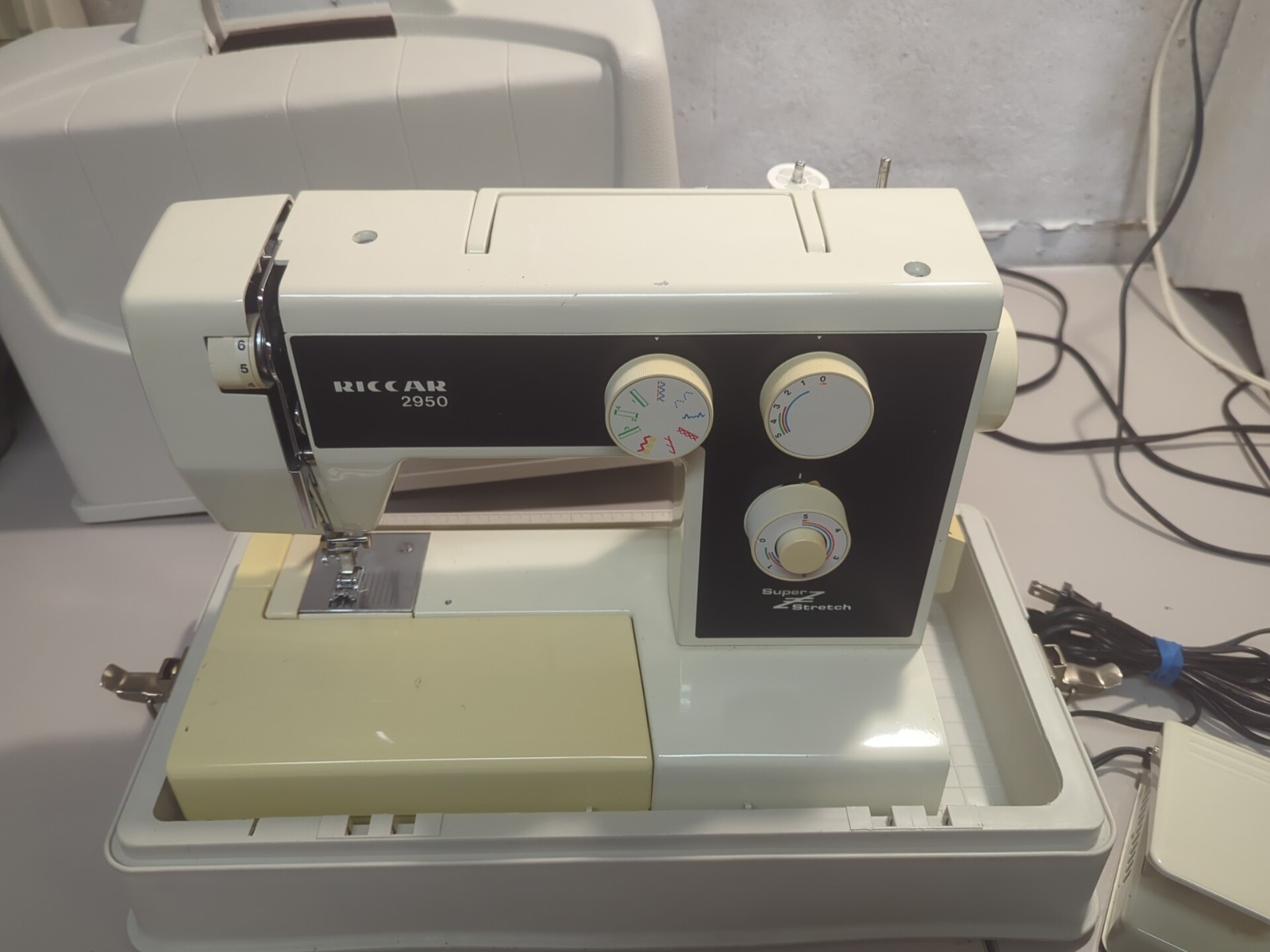 Riccar Model 2950 Sewing Machine