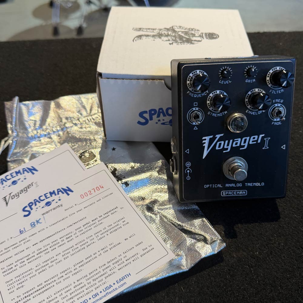 Spaceman Limited Edition Voyager I Black Optical Analog Tremolo Pedal