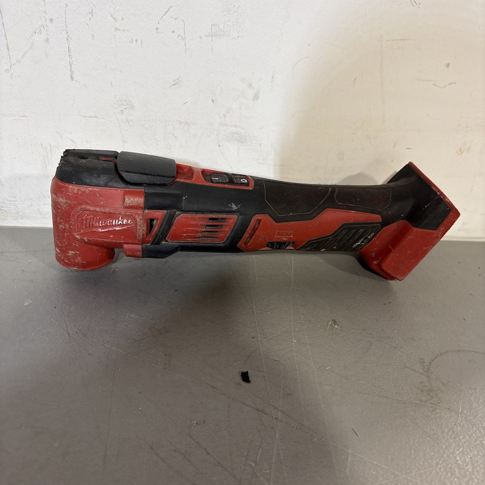 Milwaukee 2626-20 M18 Oscillating Multi-Tool - For Parts Or Repair (Tool Only)