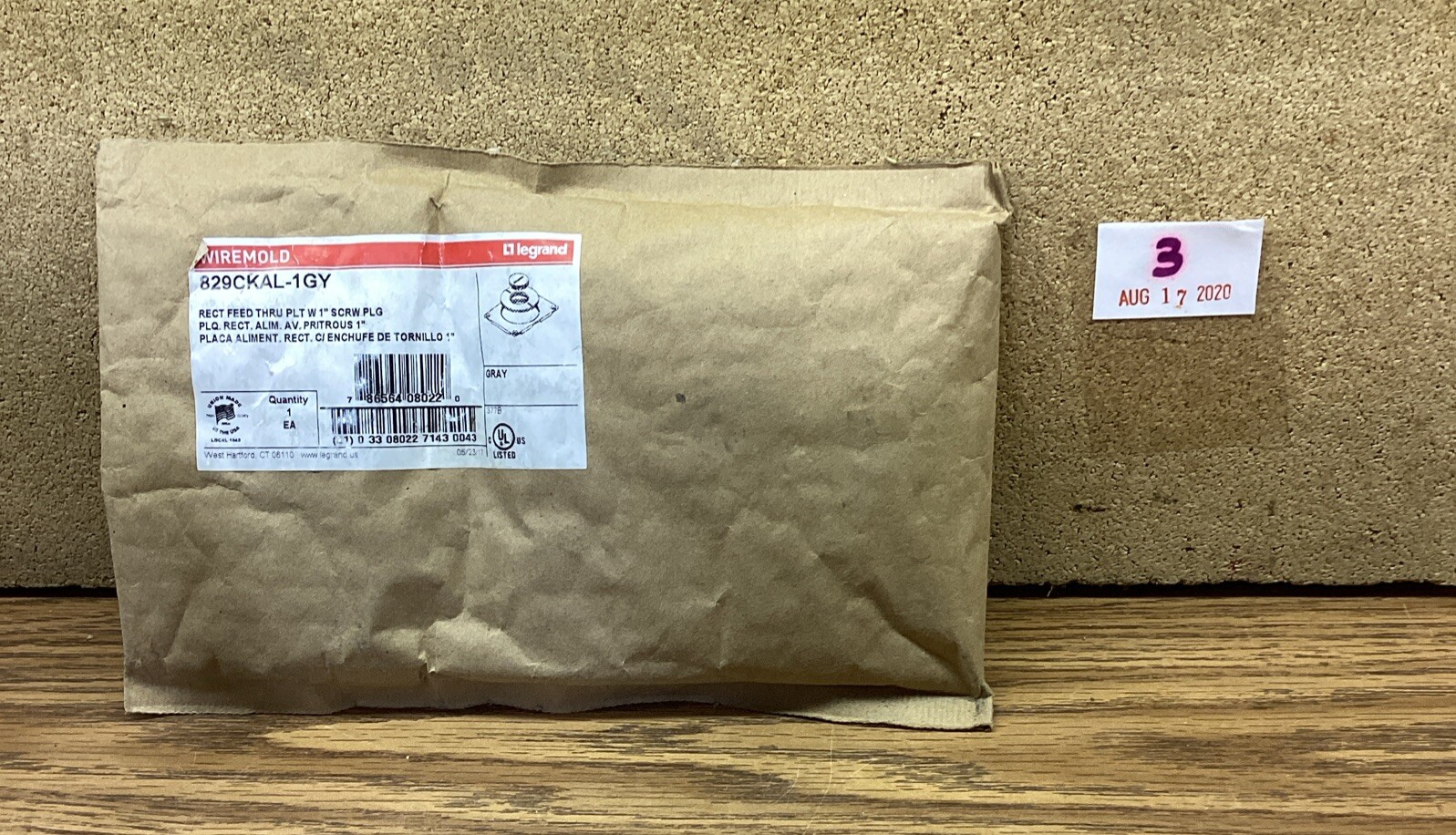 NOB WIREMOLD 829CKAL-1GY RECT FEED THRU PLT W 1" SCREW PLG