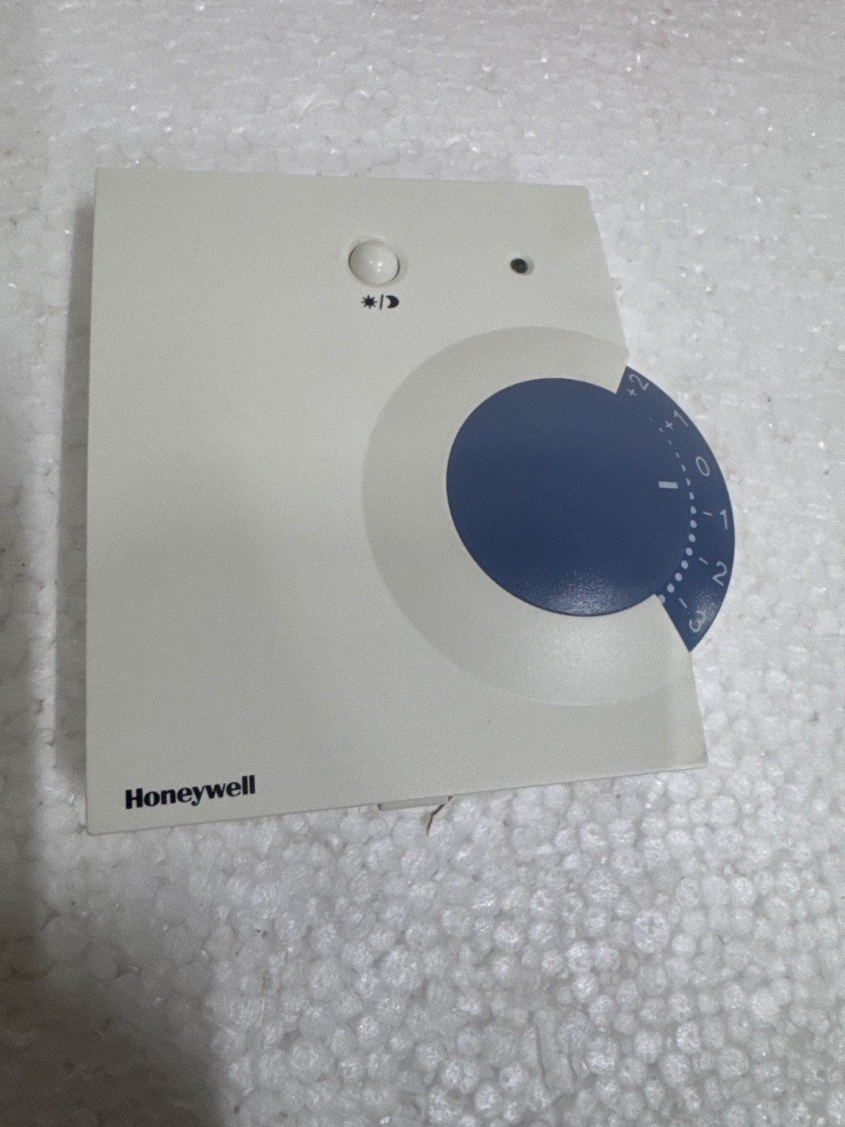 Honeywell C7110D1009 CO2 Wall Module Temp. Sensor Output NTC20