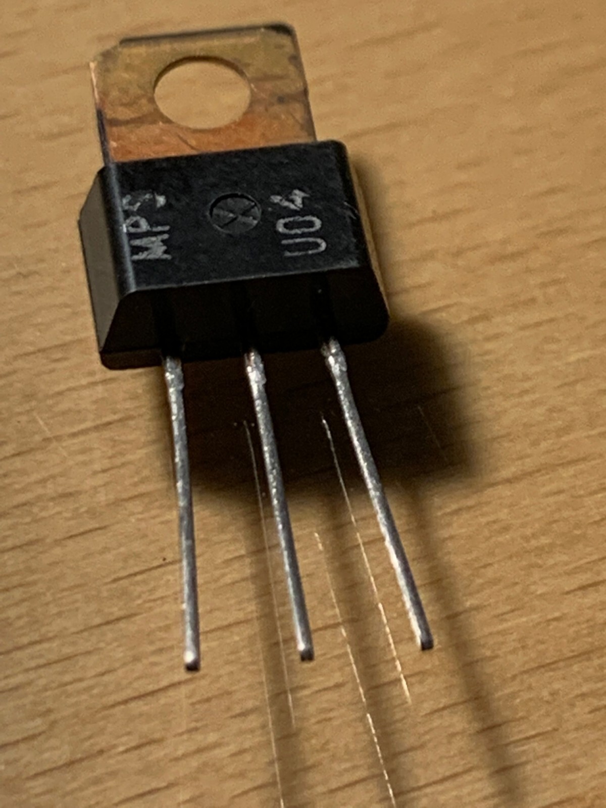 MPS-U04 (NPN Silicon transistor), 180V/1A/10W, manufacturer: Motorola