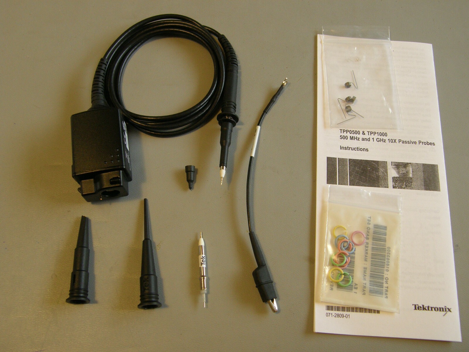 TEKTRONIX TPP1000 PASSIVE VOLTAGE PROBE ( with accessories)