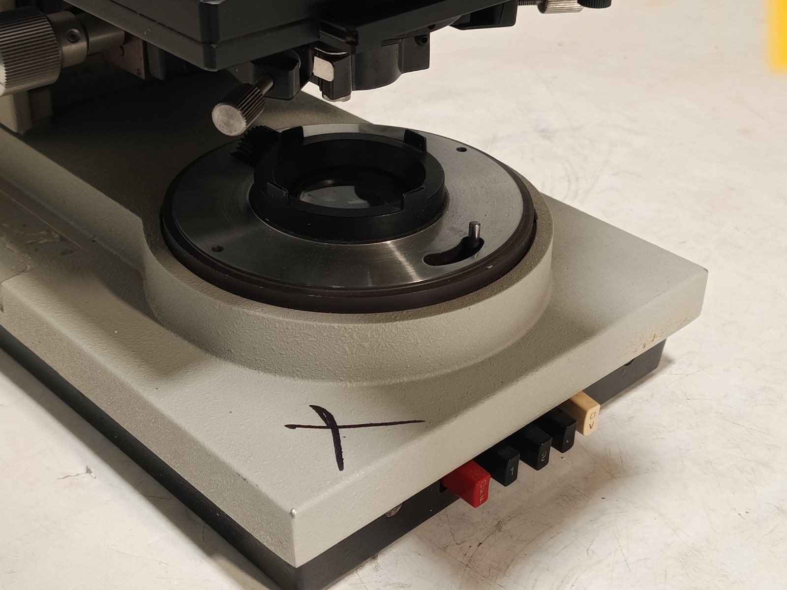 Bausch & Lomb Balplan Binocular Microscope 4x, 100x, 4x, 10x Objectives
