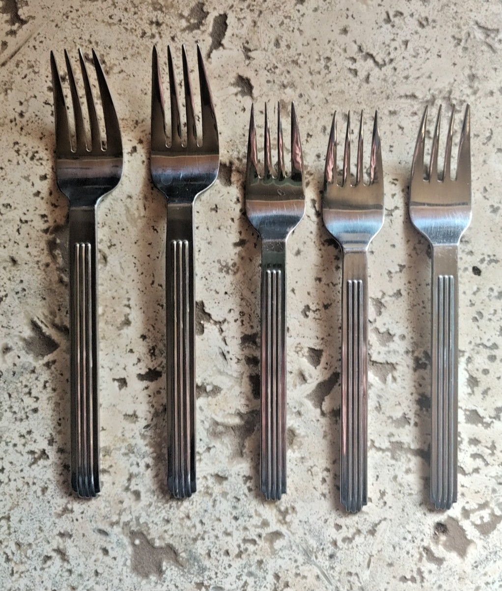 5 Reed & Barton Hilton Head replacement (2) Dinner and (3) Salad Forks