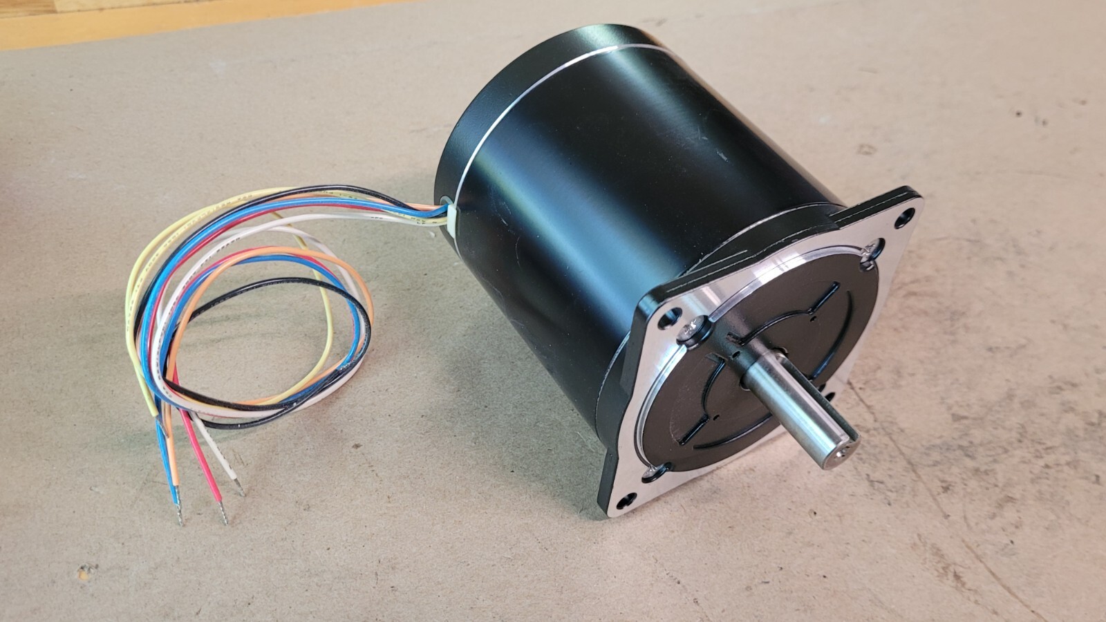 Sanyo Denki 103H8222-0441 Step-Syn Stepping Motor DC 2A 1.8 Degree