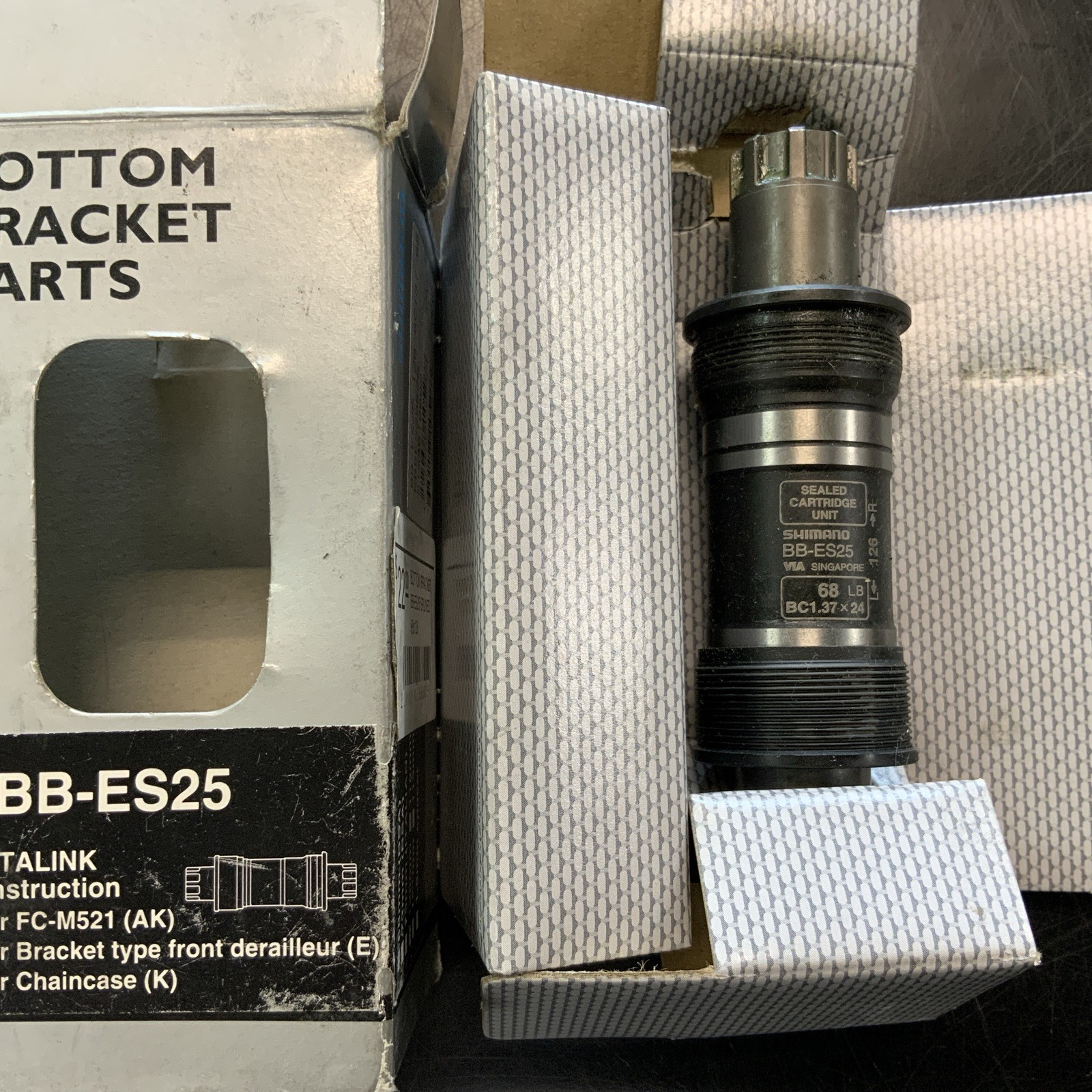 Shimano BB-ES25 68 x 126 mm Octalink V2 English-Threaded Bottom Bracket