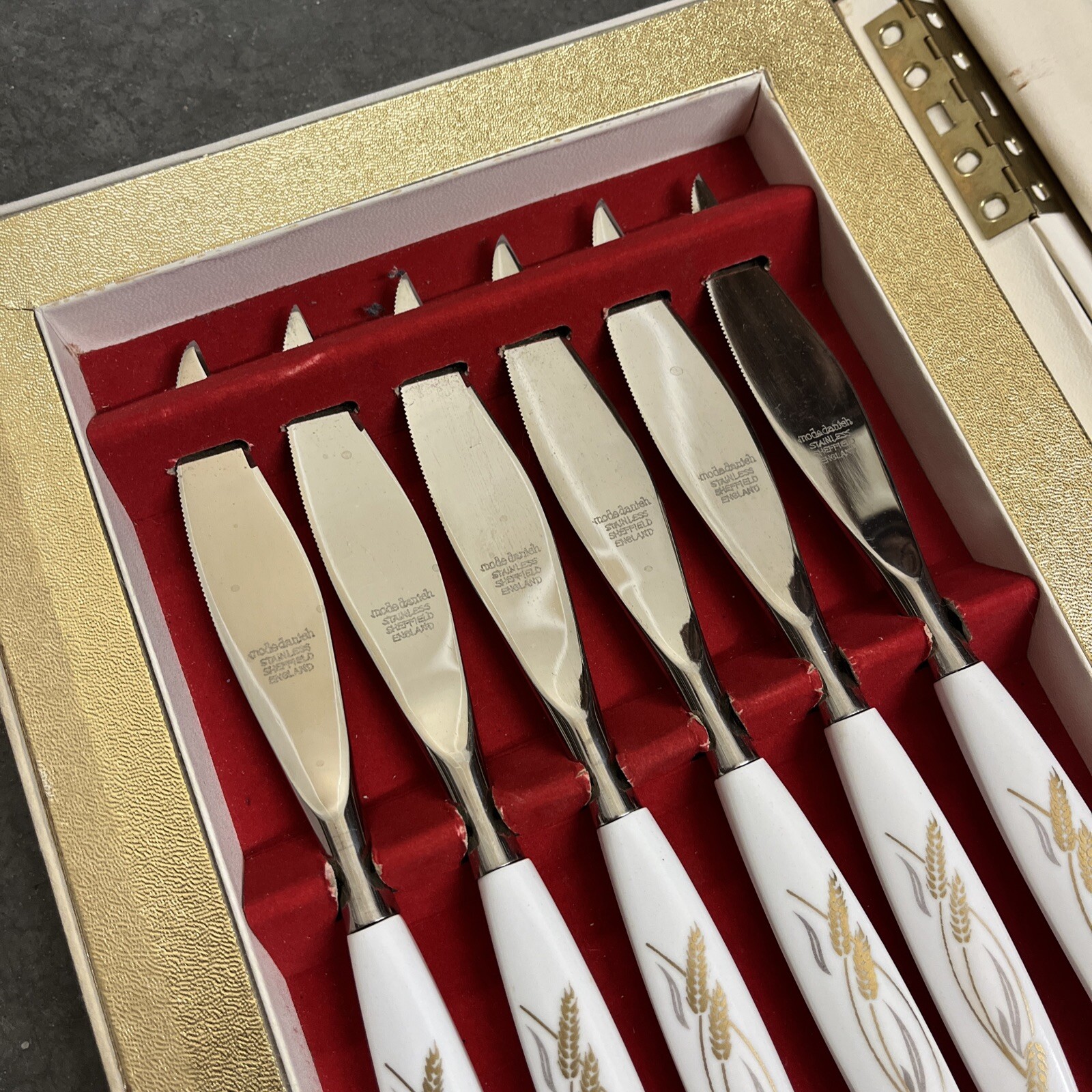 Mode Danish Stainless Sheffield England Knife Set