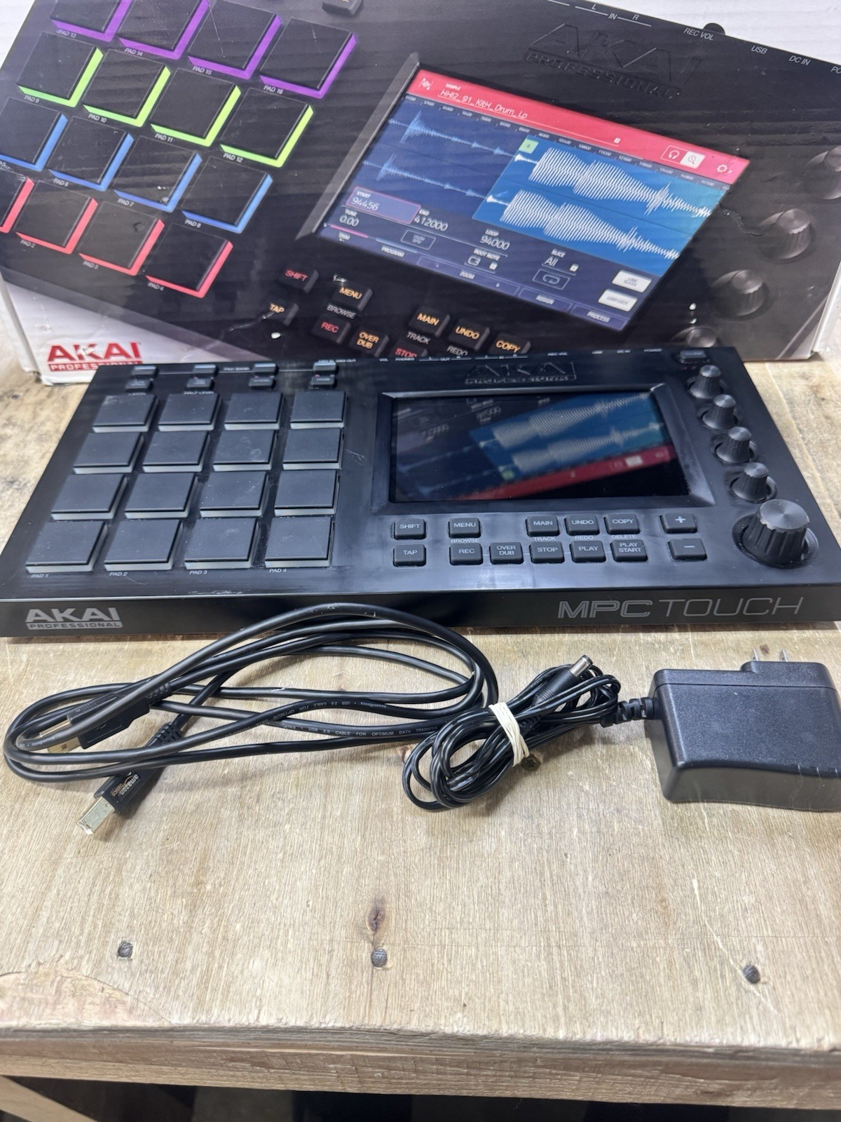 Akai Professional MPC Touch  16 Pad Touchscreen Sampler & Music Production