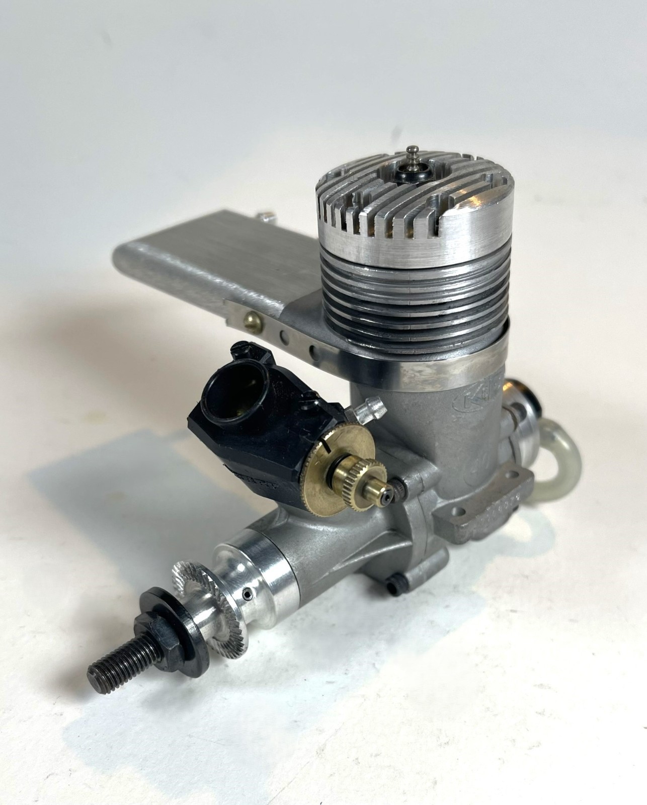 K&B .40 R/C Front Rotor Engine With Perry Carb & Pump & Muffler