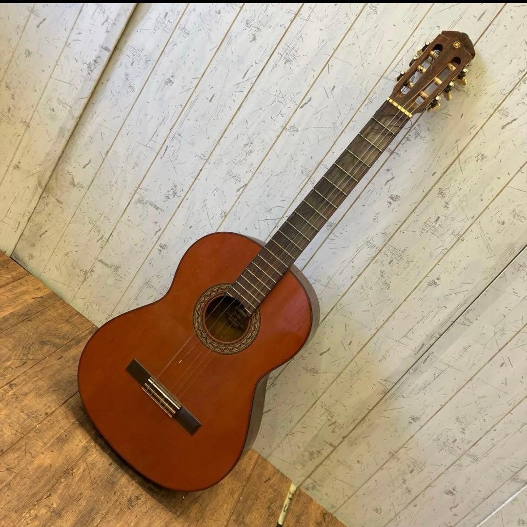Yamaha G- Classical Guitar Vintage With Wear And Strings Needs Replacement