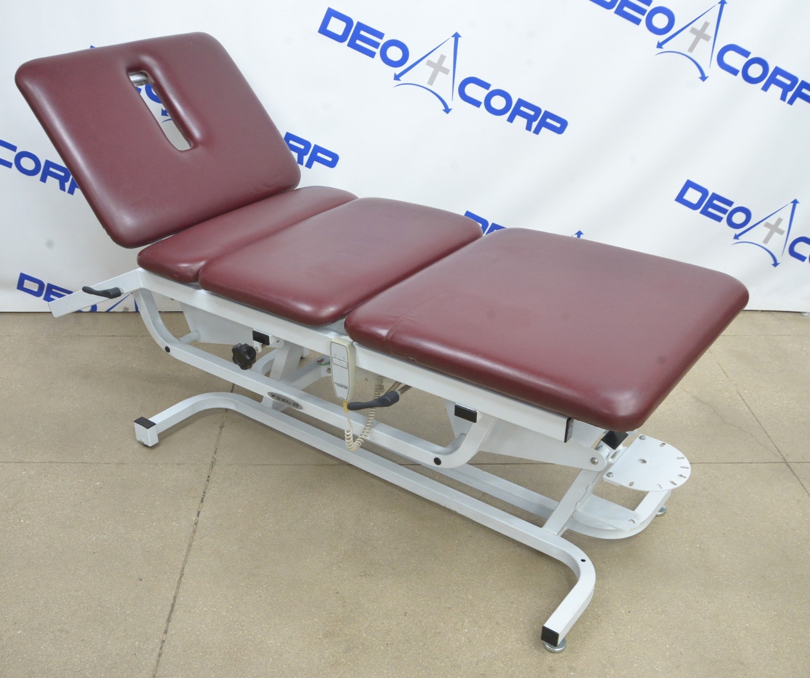 Chattanooga Adapta ADP-400 Traction Treatment Table W/ Remote