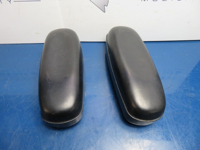 Golden Buzzaround Lite (GB106XR) 10" ARMPADS Mobility Scooter #4850