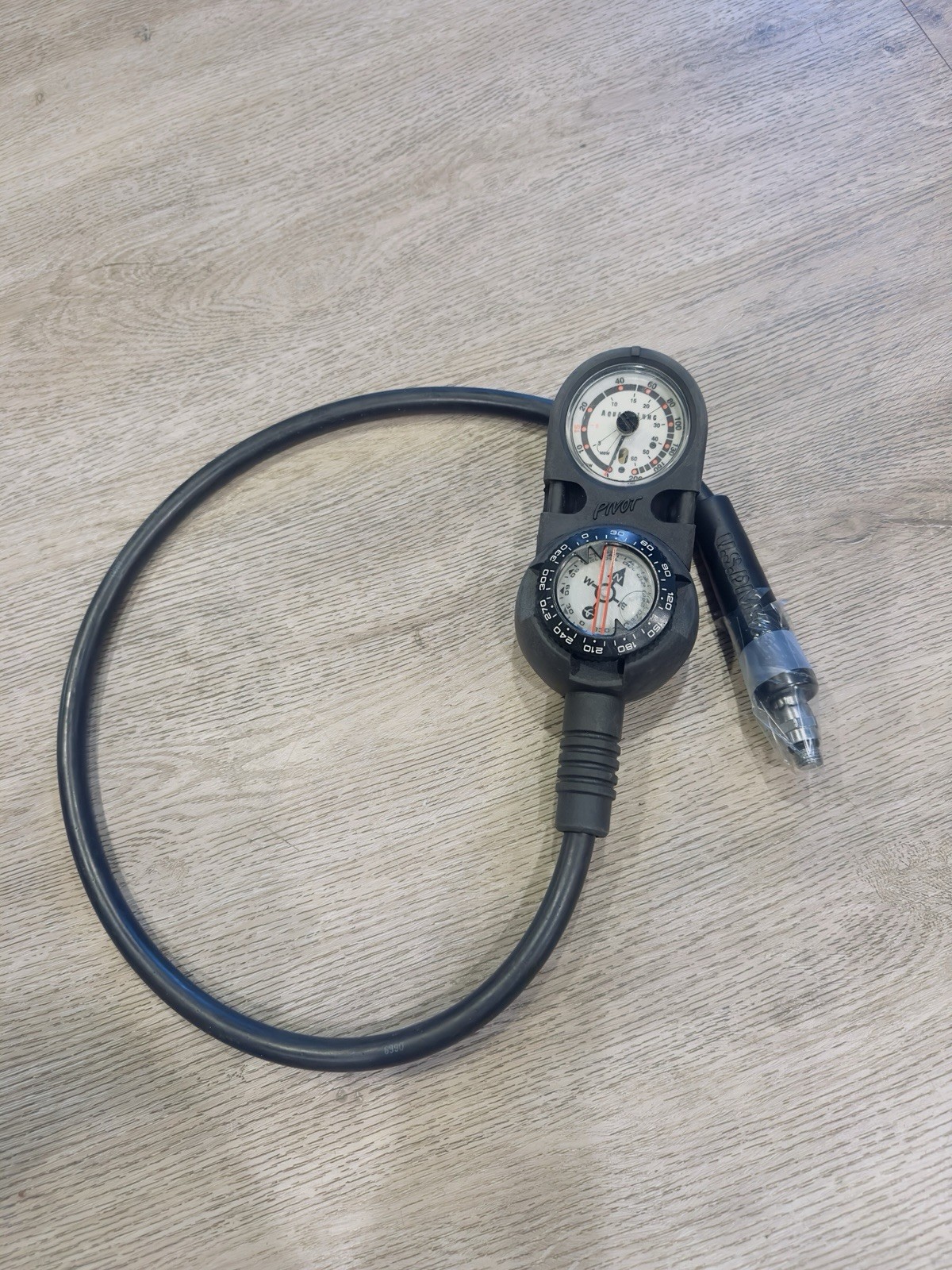US Divers Aqua Lung Dive Pivot Gauge Analog Nice Condition
