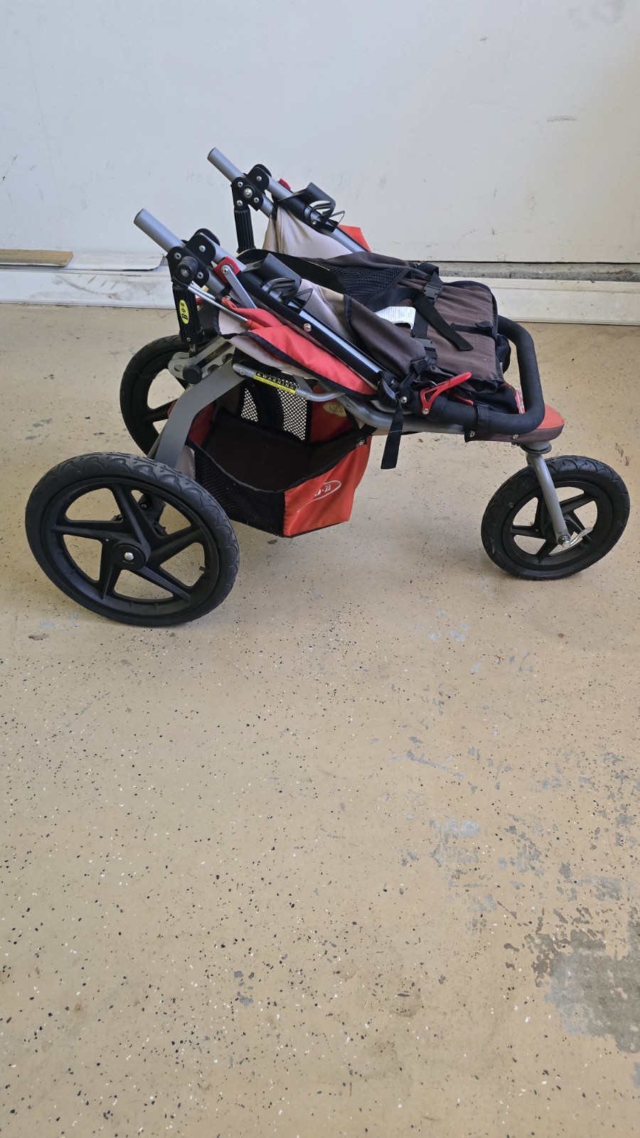 BOB Revolution Jogging Stroller Pre-2011 Model Storage 10 Years Good Condition