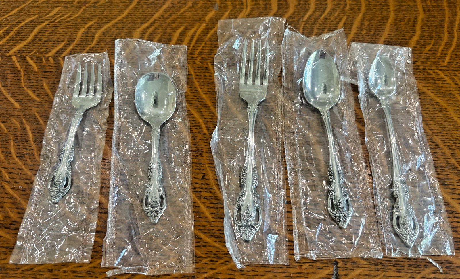 5 NEW ONEIDA BRAHMS FLATWARE BABY & YOUTH FEEDING  SET  SPOONS &  FORKS