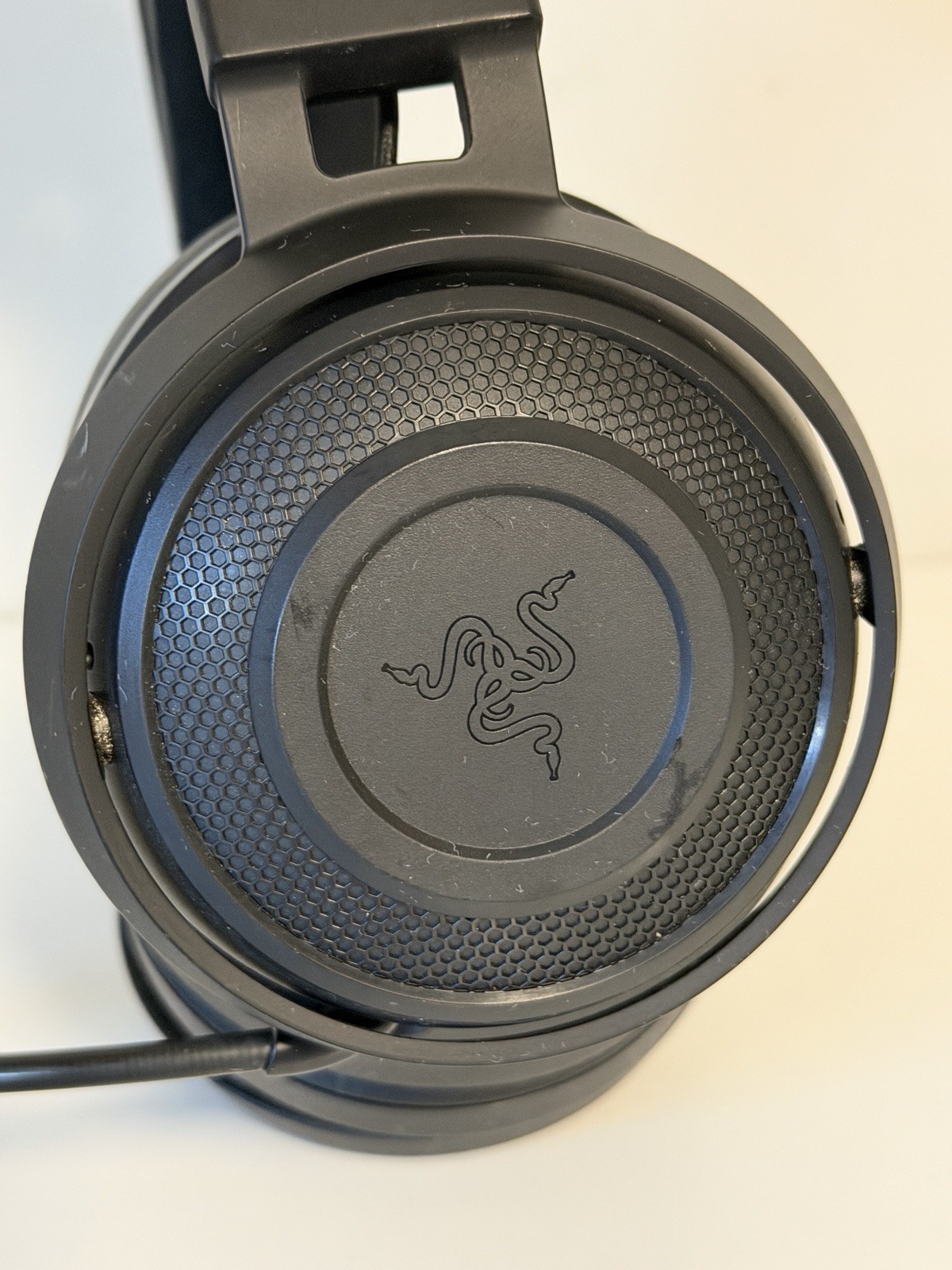 Razer Nari Essential Wireless Gaming Headset - No Dongle