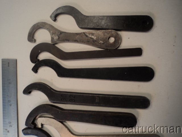12 Different Hook Spanners Very Small to 1-3/4"