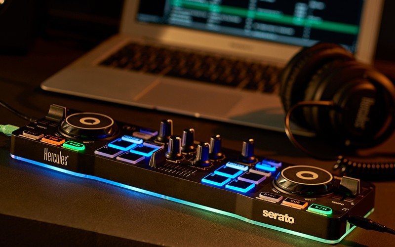 Hercules Starlight Compact DJ Controller for Serato DJ Lite & DJuced Software