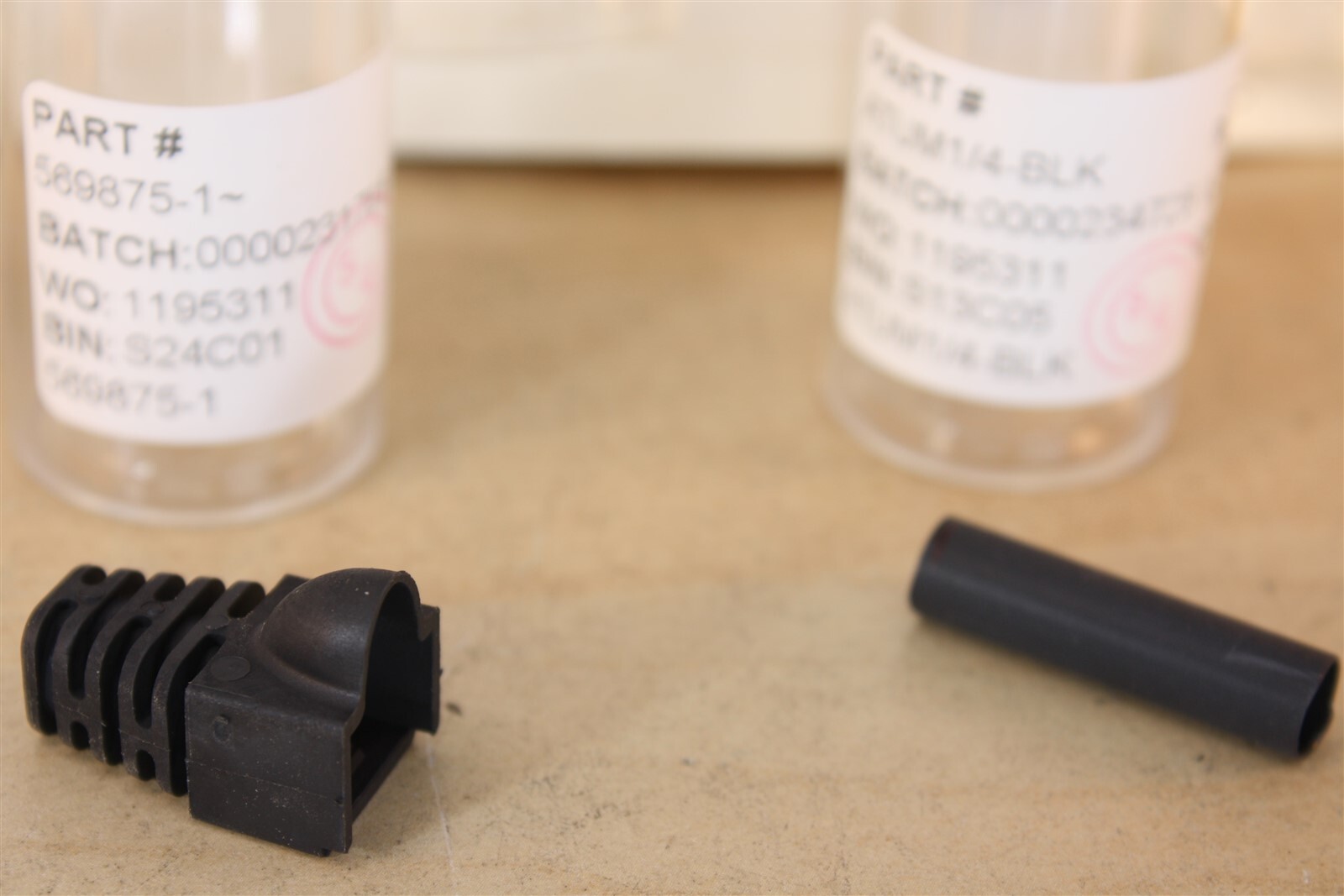 ECS KIT RJ45 Shielded Plug, Boot, Shrink Tube 5-569552-3