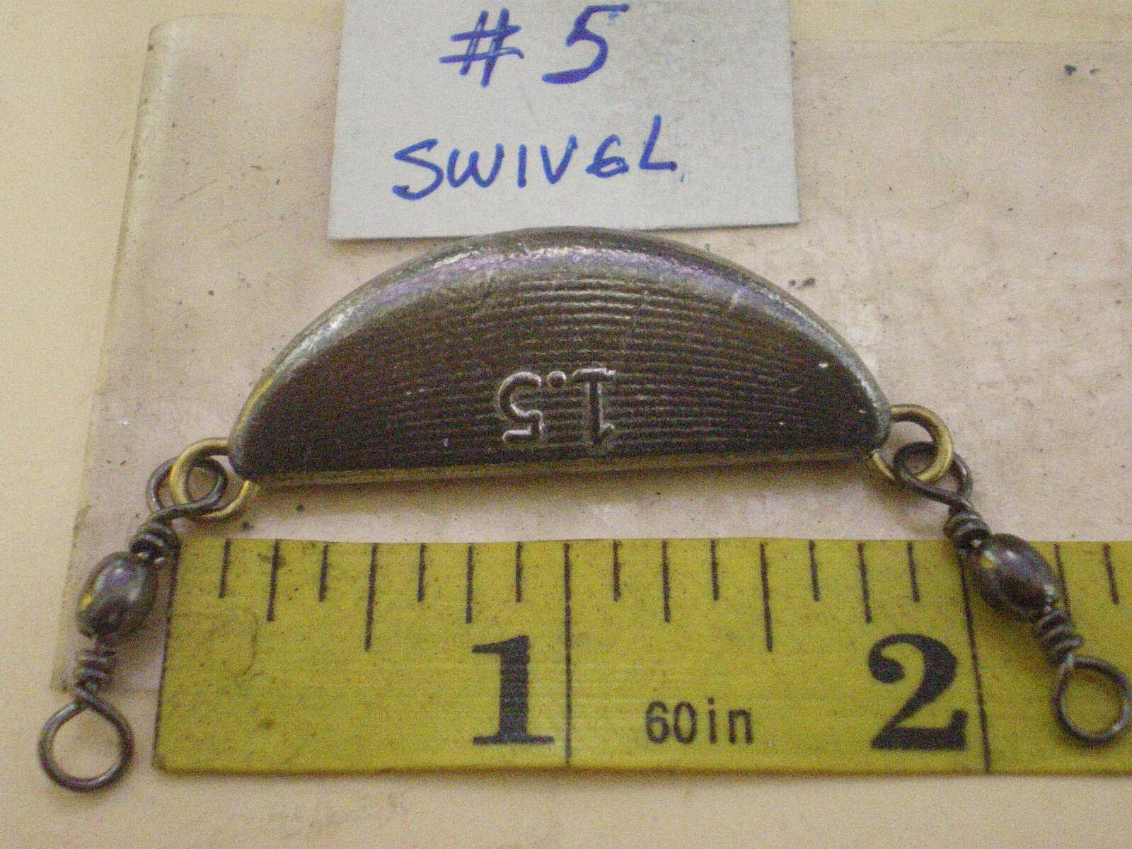 15 PCS. CRESCENT/BANANA SINKER, 1-1/2 OZ. W/#5 BLACK BARREL SWIVEL, GOOD QUALITY