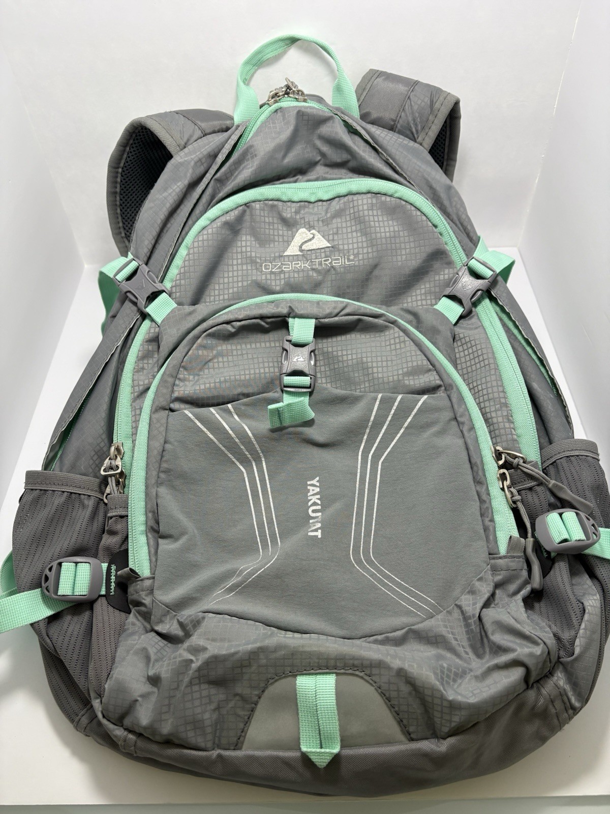 Ozark Trail Yakutat Daypack Backpack in grey and aqua 25L Capacity Hydration
