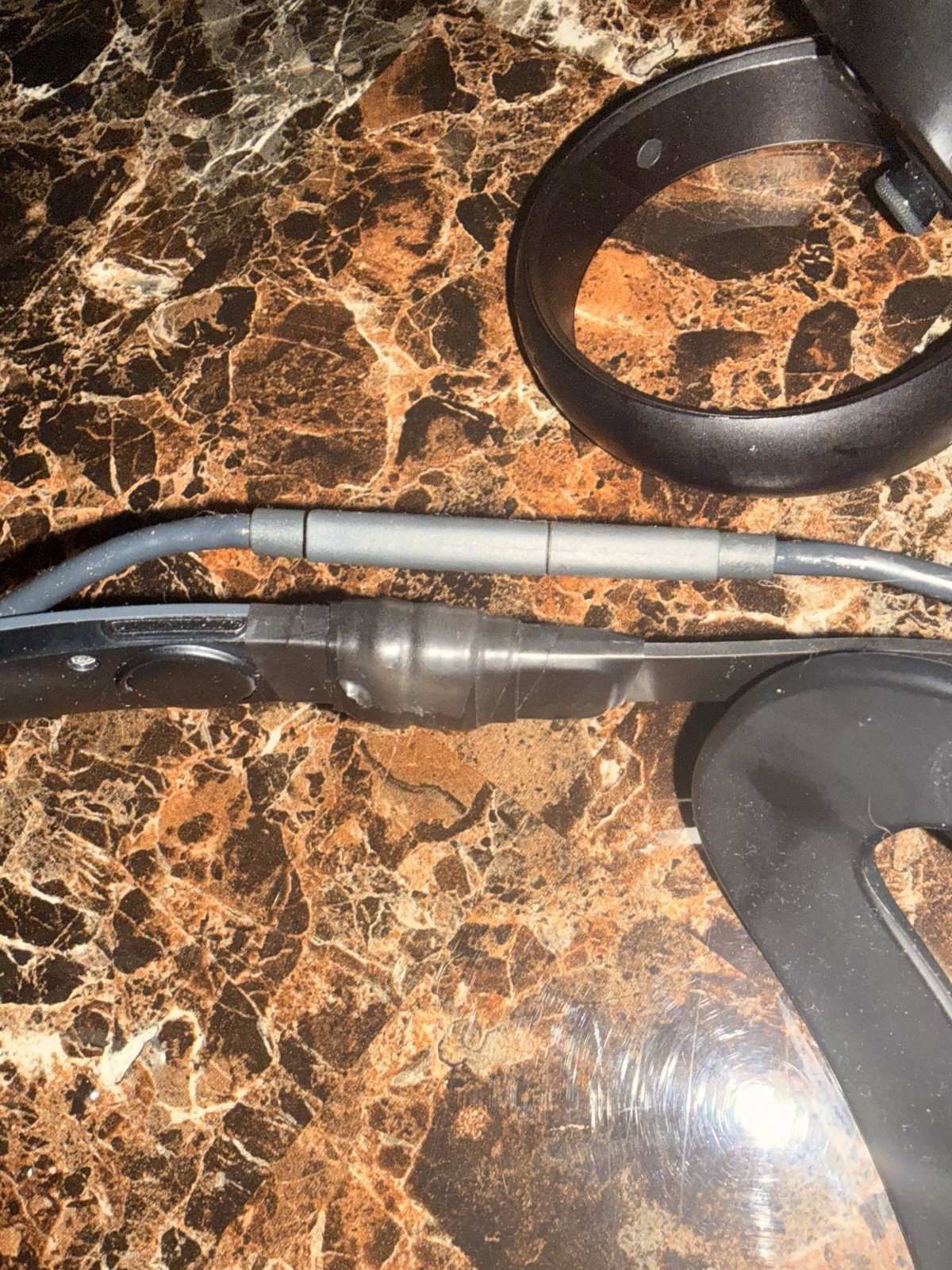 HTC VIVE XR Elite + Rare Full Face Tracker + Extra Face Cushions
