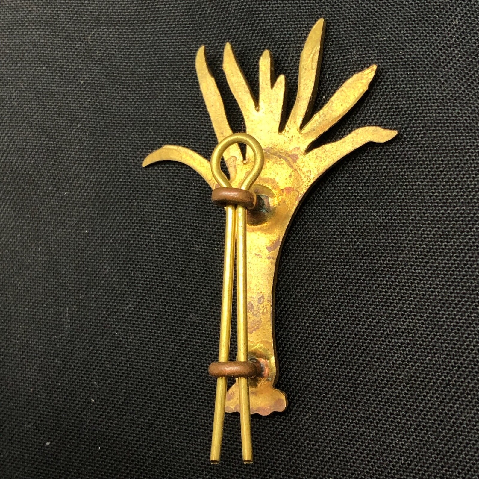Original British Army WW1 / WW2 Welsh Guards Cap Badge
