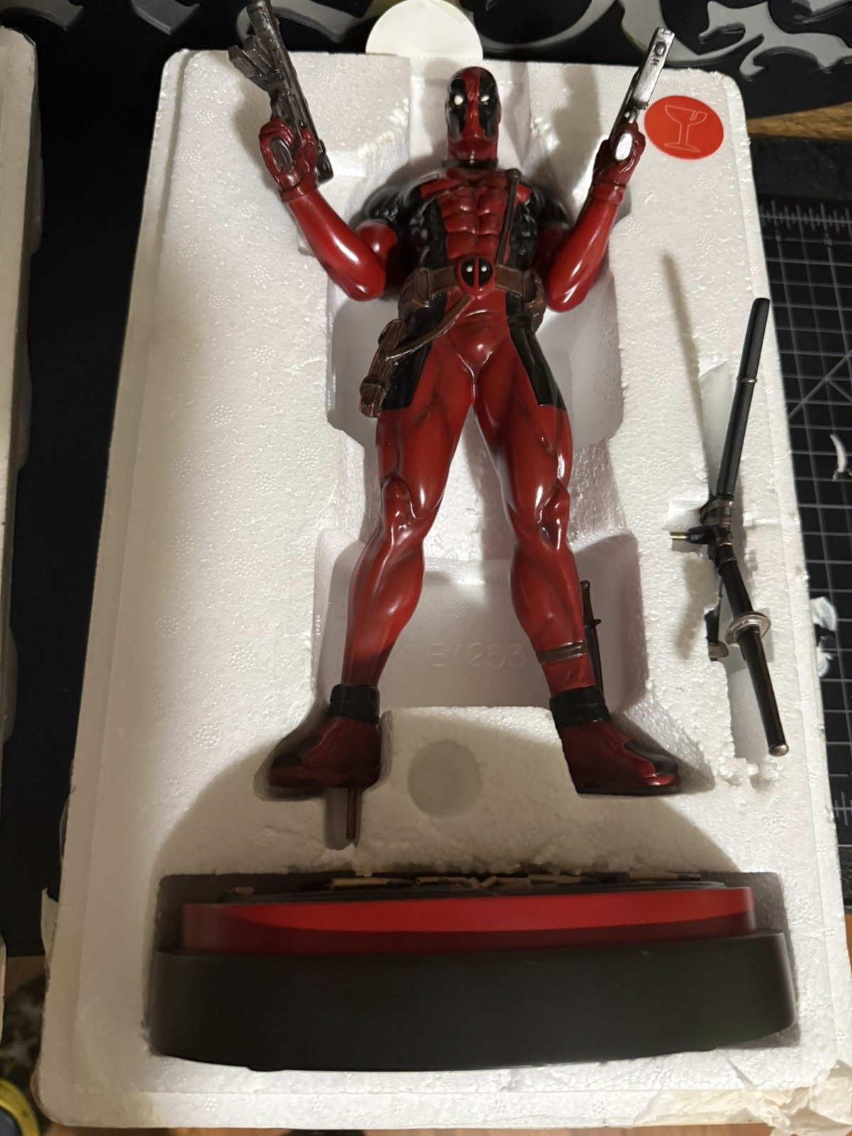 Deadpool by Bowen Designs Painted Statue LTD. 1781/2500