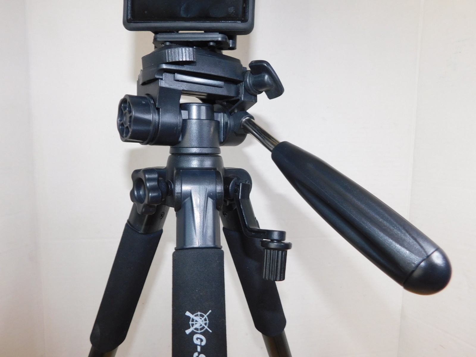 G Sight Tripod With Phone Holder, 4/72