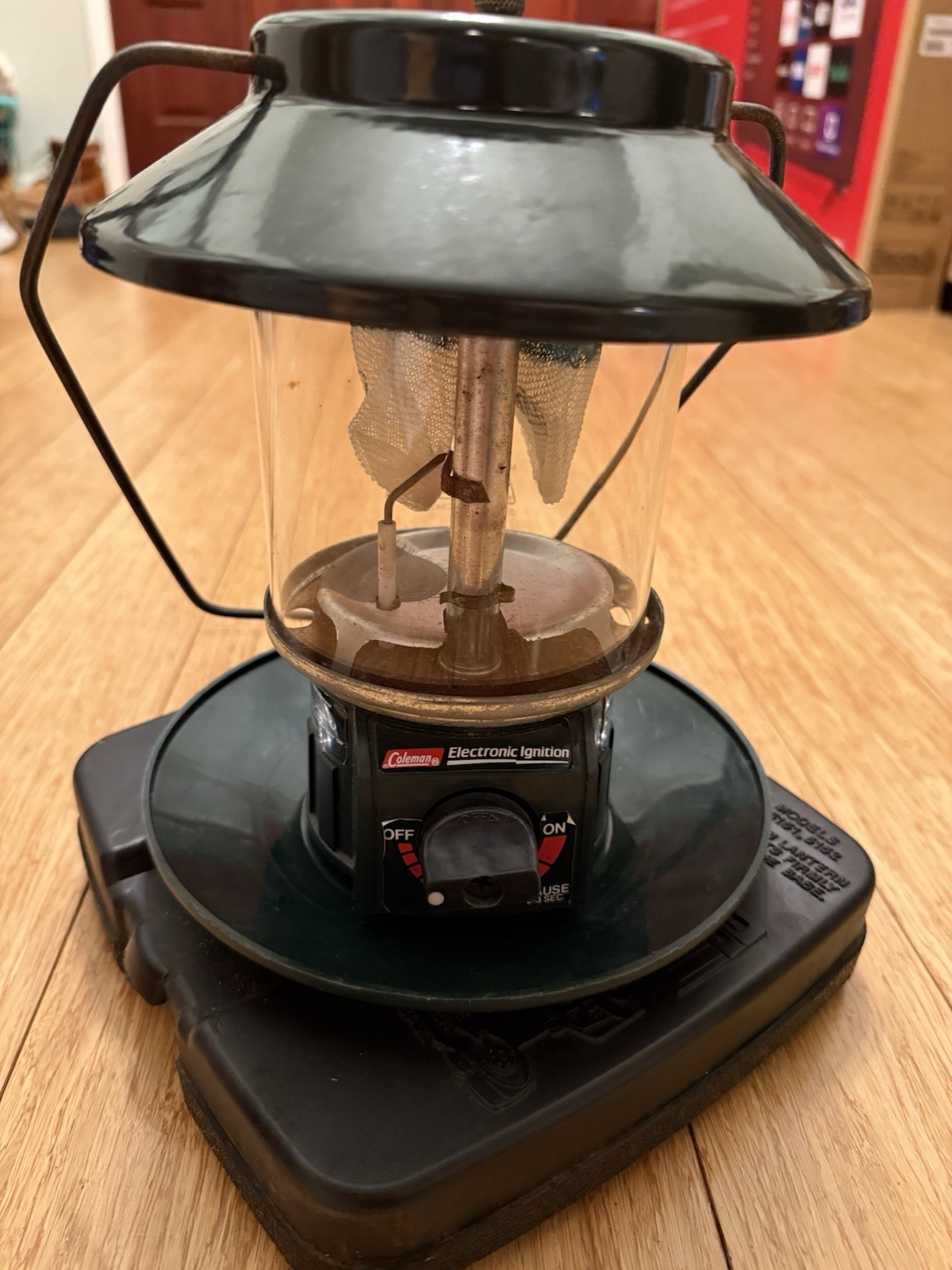 Coleman 5154A700 2 Mantle Propane Lantern Electronic Ignition w/ Hard Case