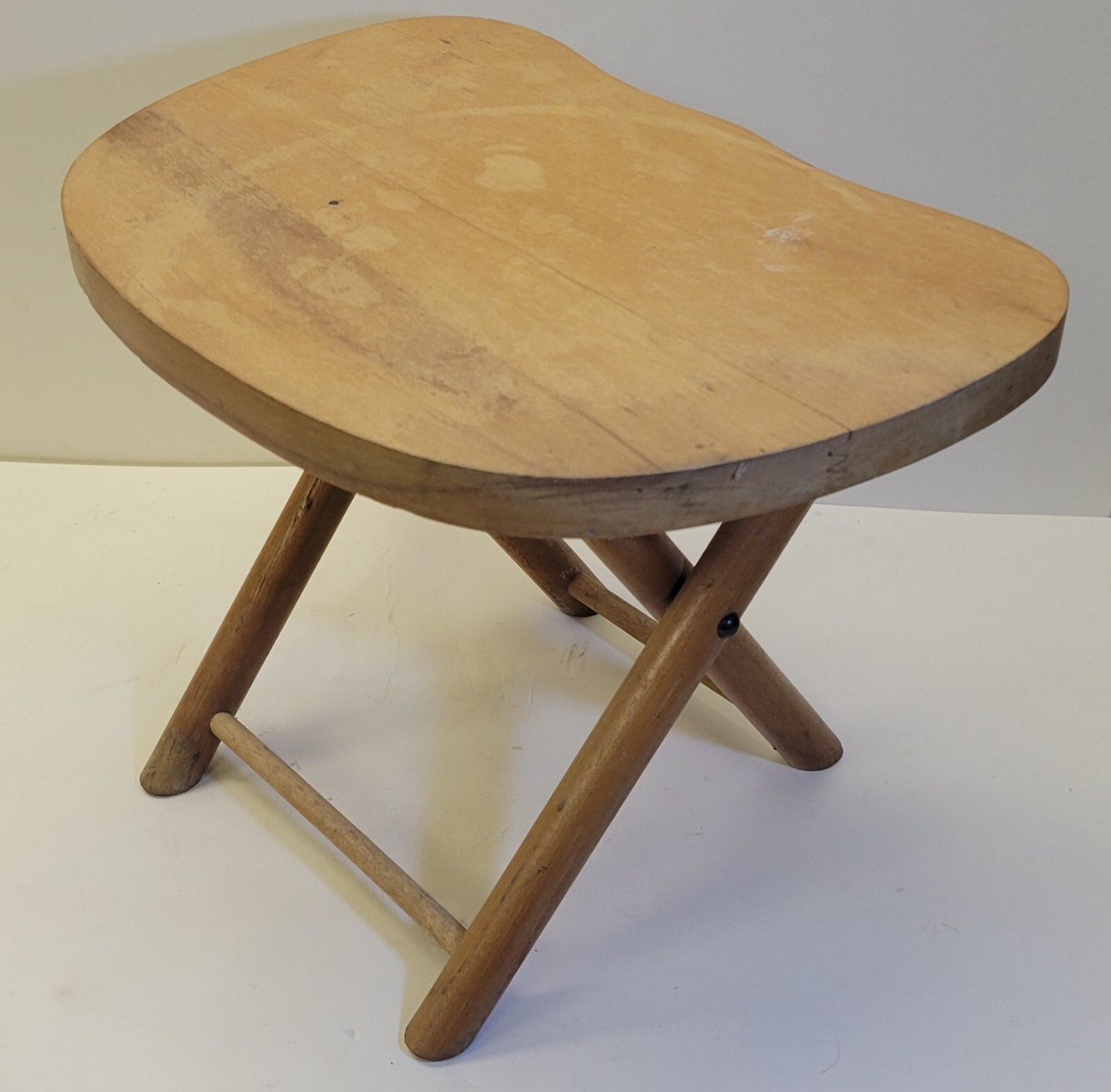 Vintage NEVCO Fold ‘N Carry Wooden Milking Collapsible Stool Farmhouse Country