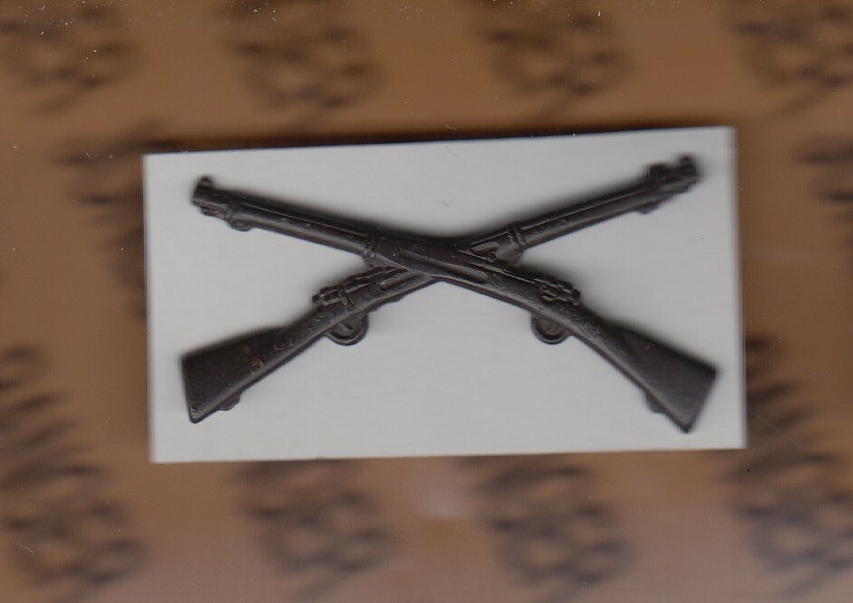 US ARMY Infantry Branch uniform Blacked pinback badge single 2"