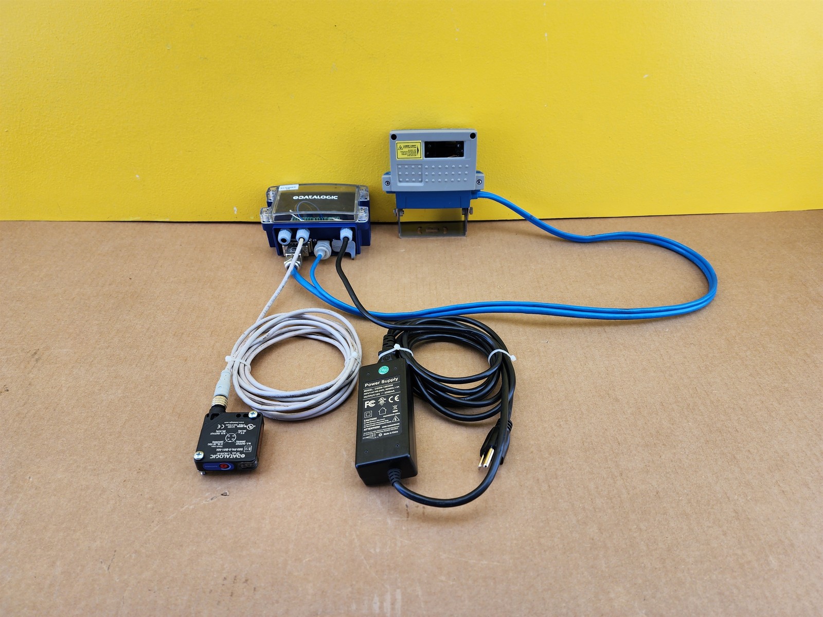 Datalogic Accu-Sort 1000067753 Industrial Laser Scanner w/ Base/Interface/Sensor