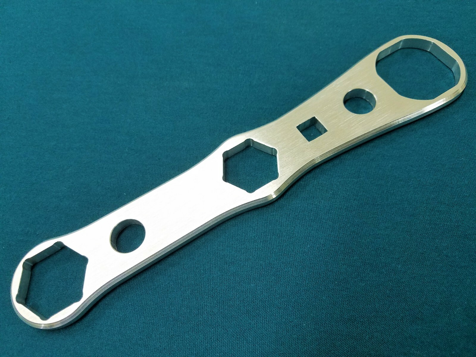 Rockshox Reverb/ AXS  Seatpost Service Tool. Removes Seat Post Collar- 23mm/26mm