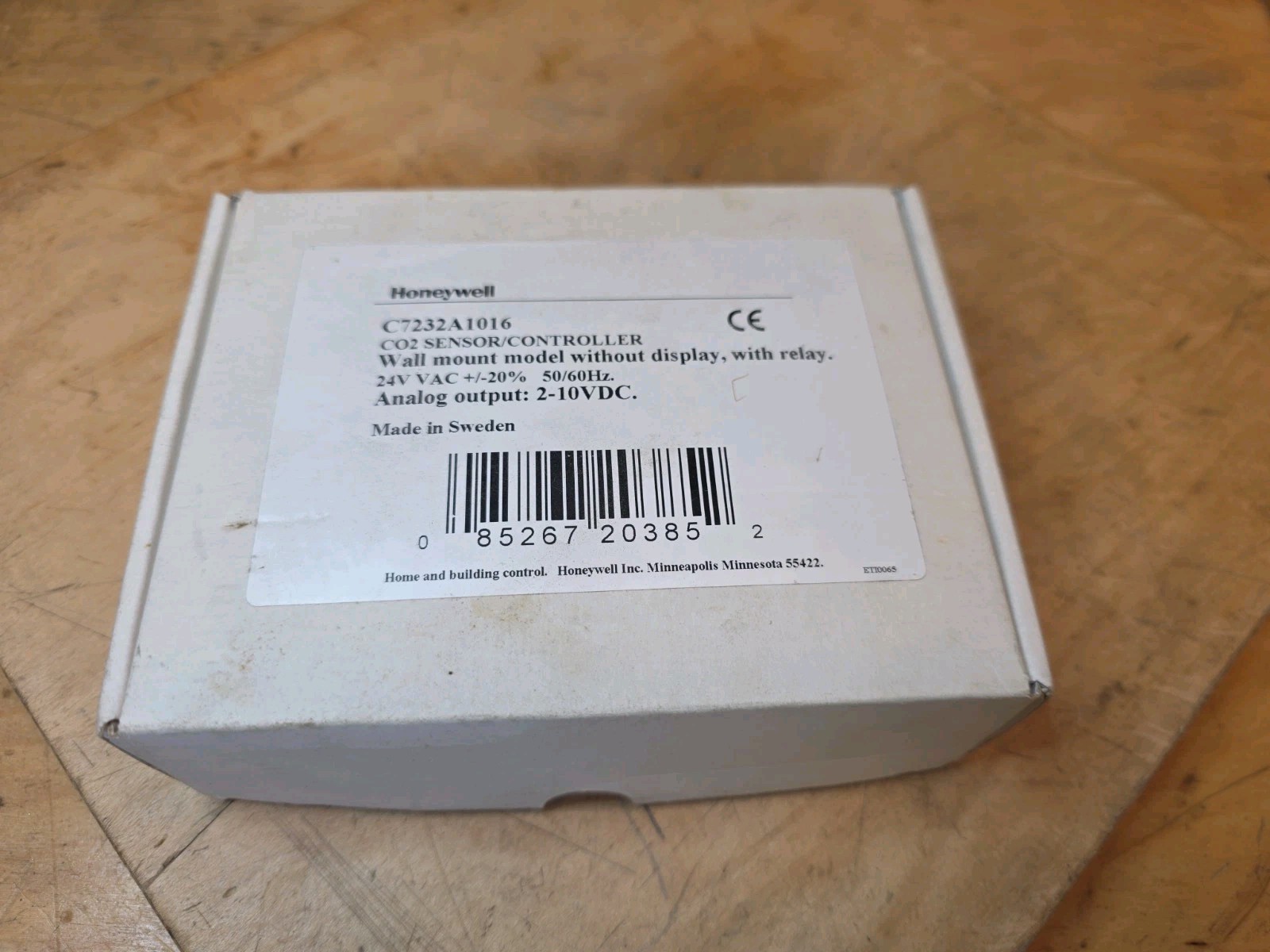 Honeywell C7232A1016 CO2 Sensor/Controller Wall Mount