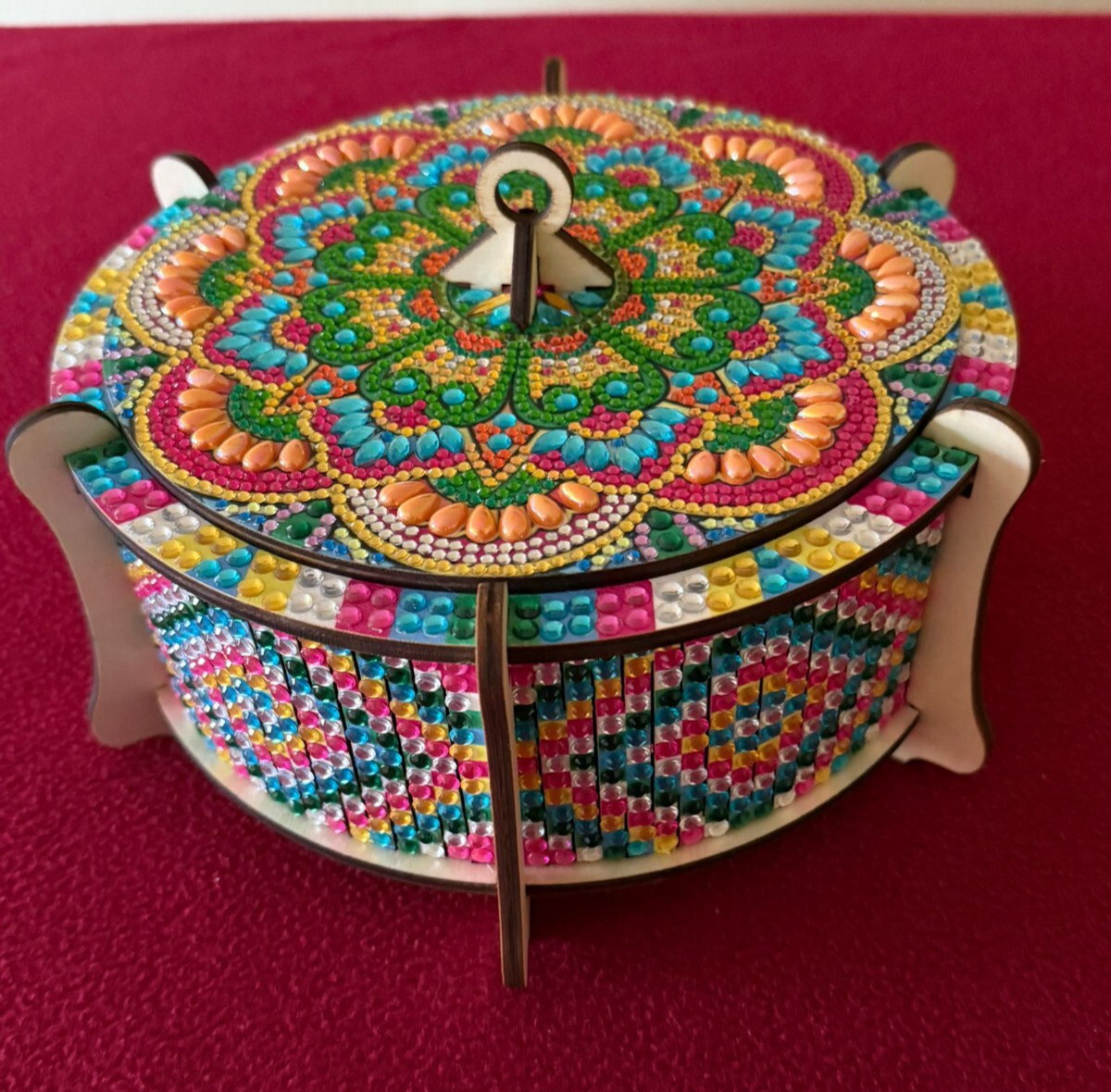 Diamond art - Finished Round wooden Jewelry box