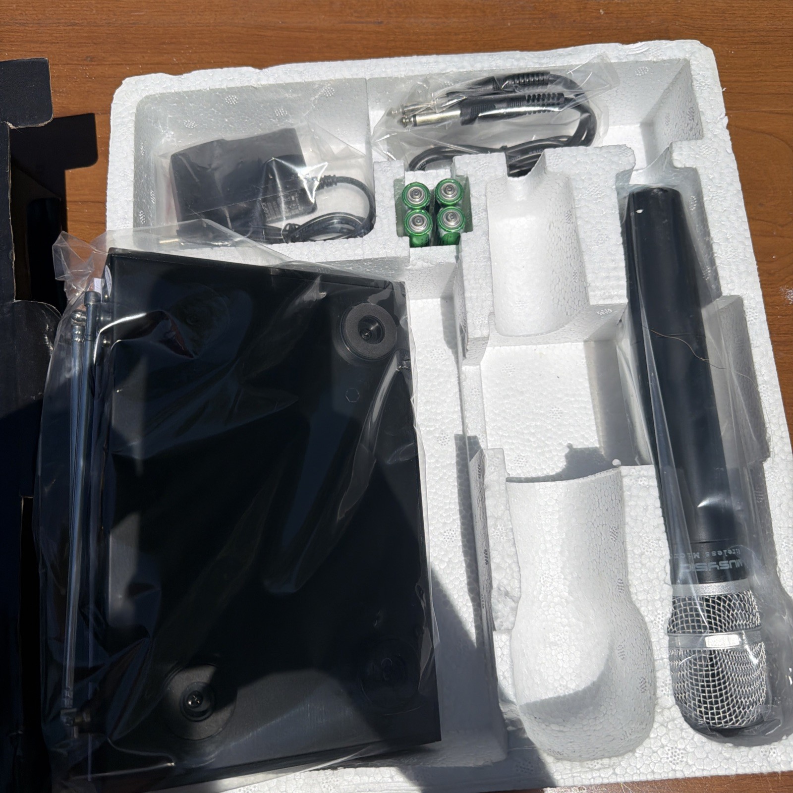 Musysic Professional VHF Lavalier Wireless Microphone