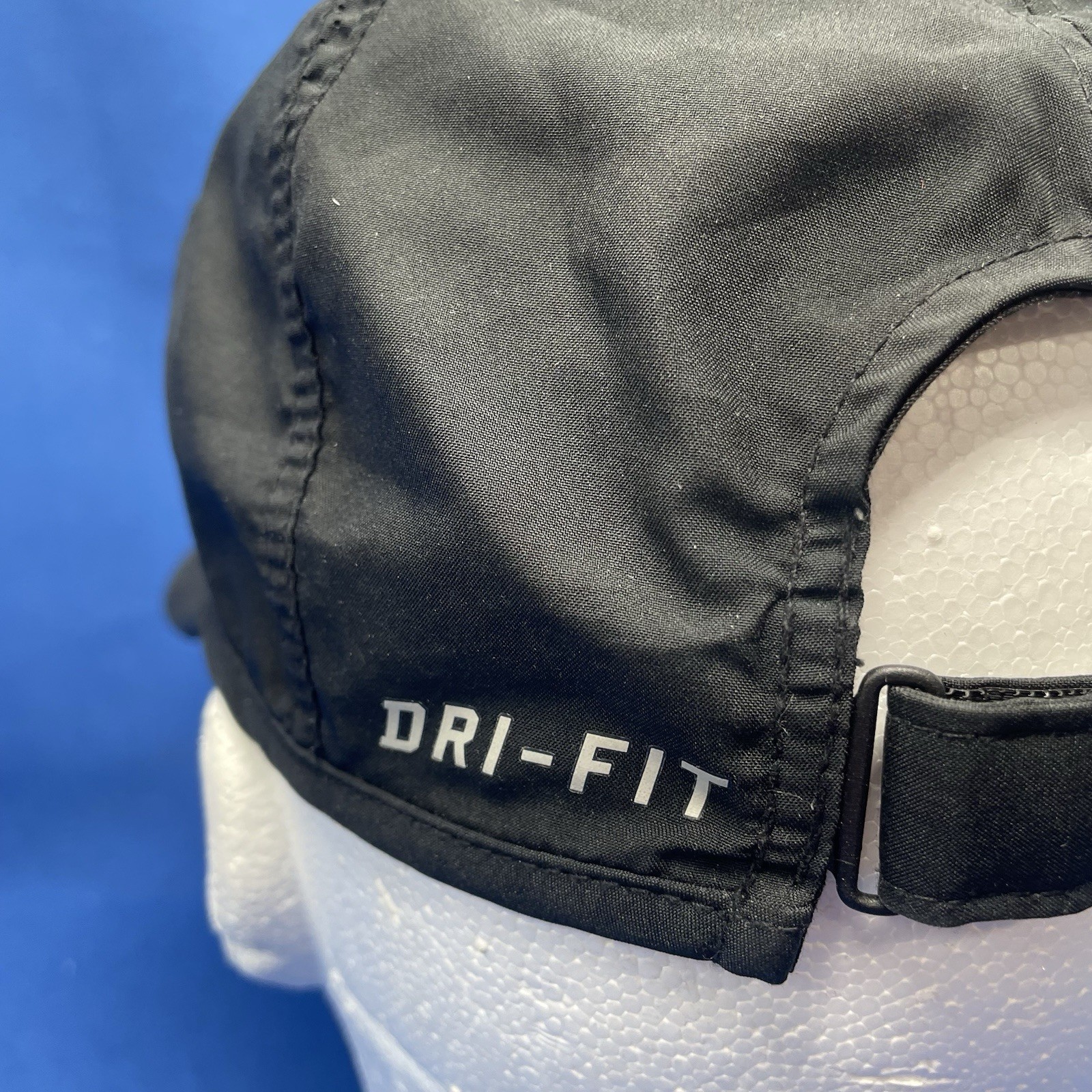 Nike Dri-Fit Hat Black Featherlight 6 Panel Vented Running Strapback Cap