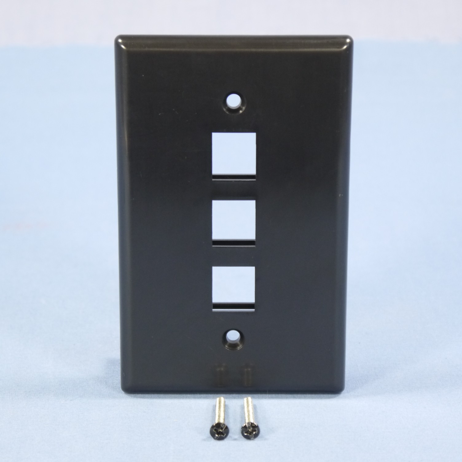 Cooper 5530BK-MSP Black 1-Gang Mid-Size Flush Mount 3-Port Nylon Wallplate Cover