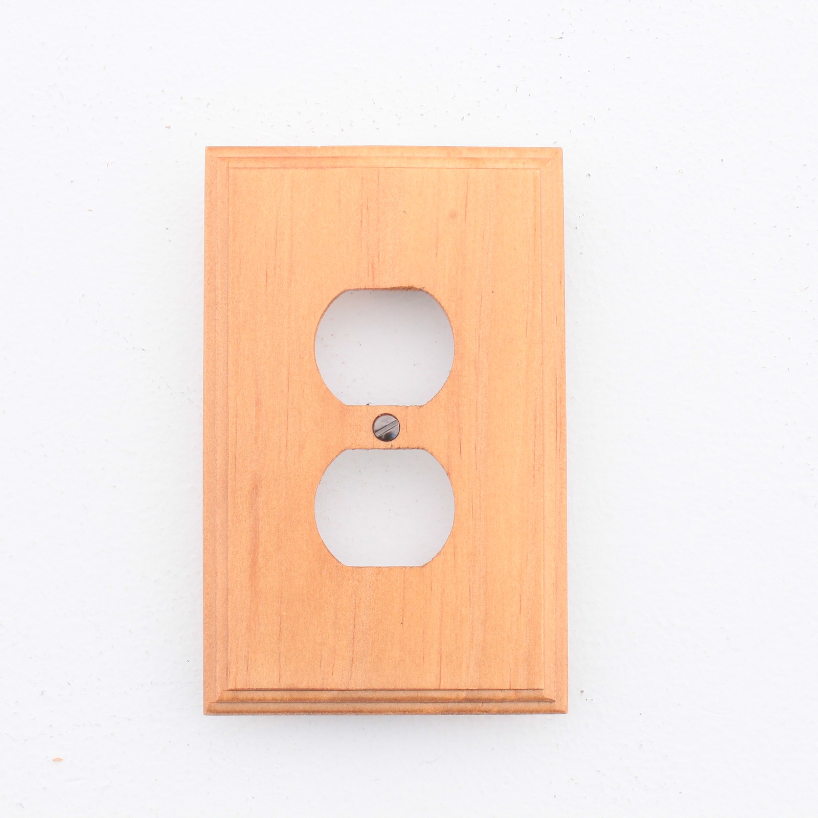 Leviton 89203-POK Pine with an Oak Finish 1-Gang Duplex Wood Oversize Wallplate