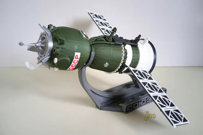 1/48 Scale SOYUZ-19 Manned Spacecraft Finished Static Model Collectiable Gifts