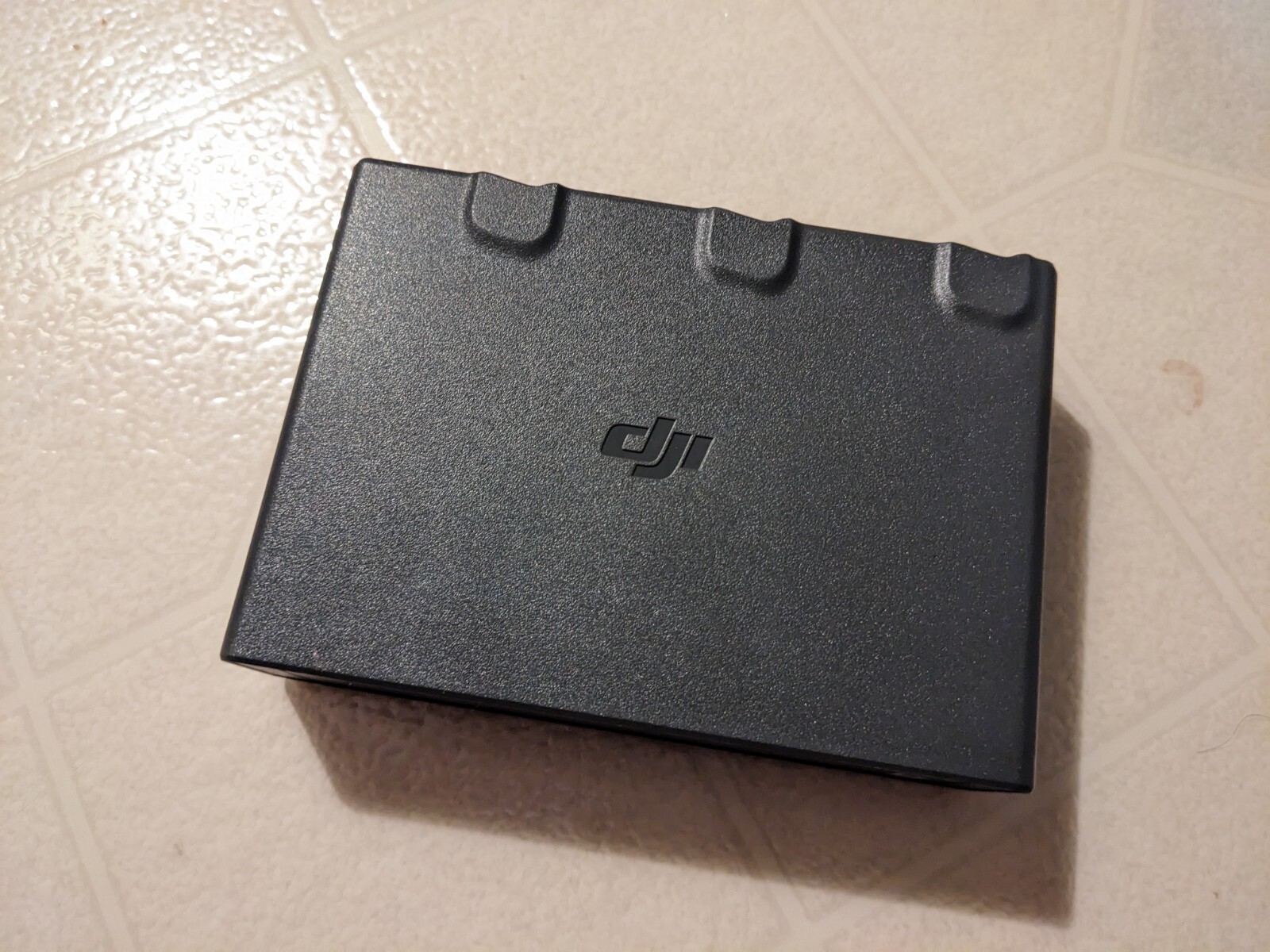DJI Avata 2 Two-Way Battery Charging Hub for Three Batteries