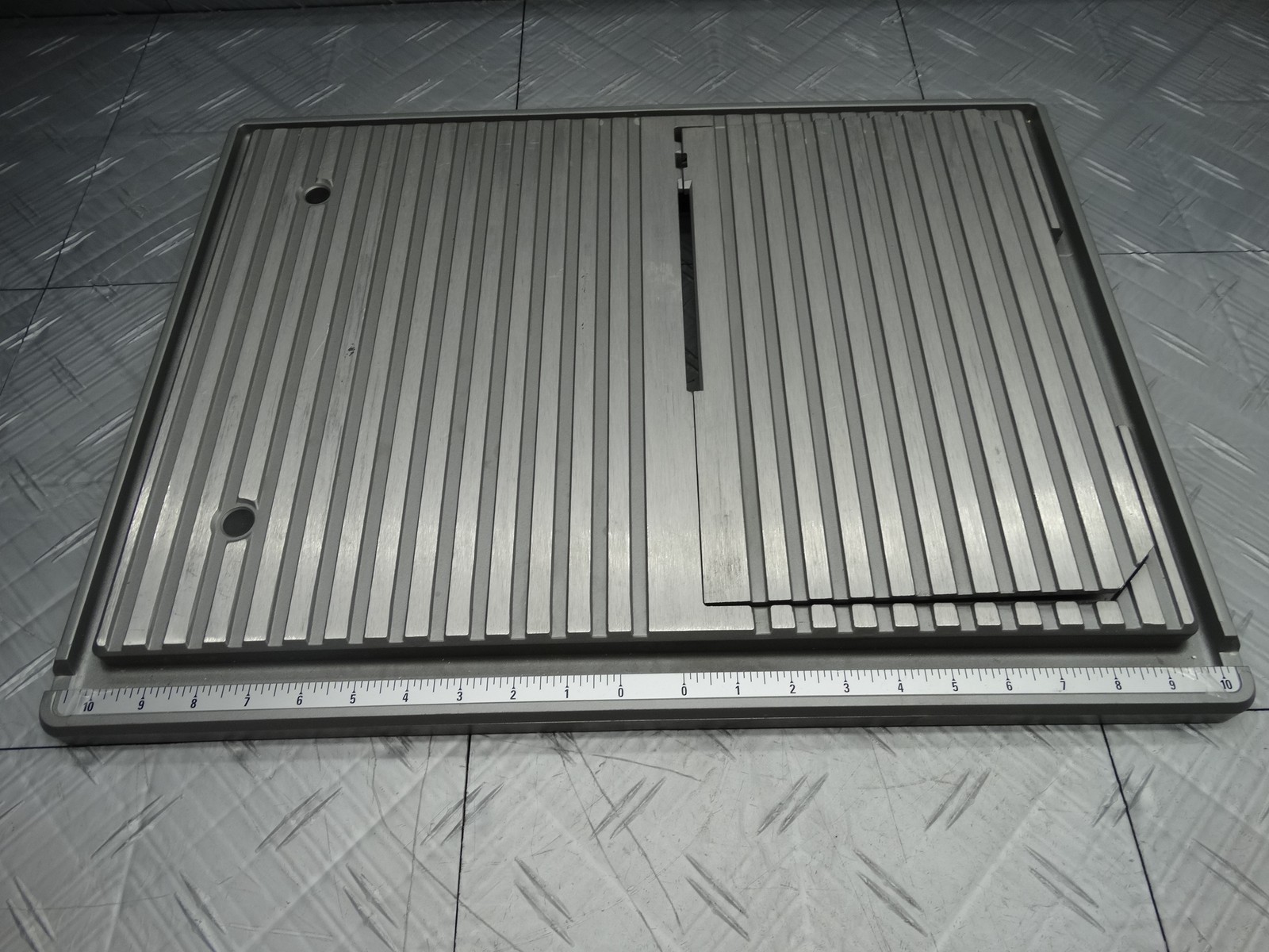 Table Assembly for 7in Blade Corded Table Top Wet Tile Saw 1002365328