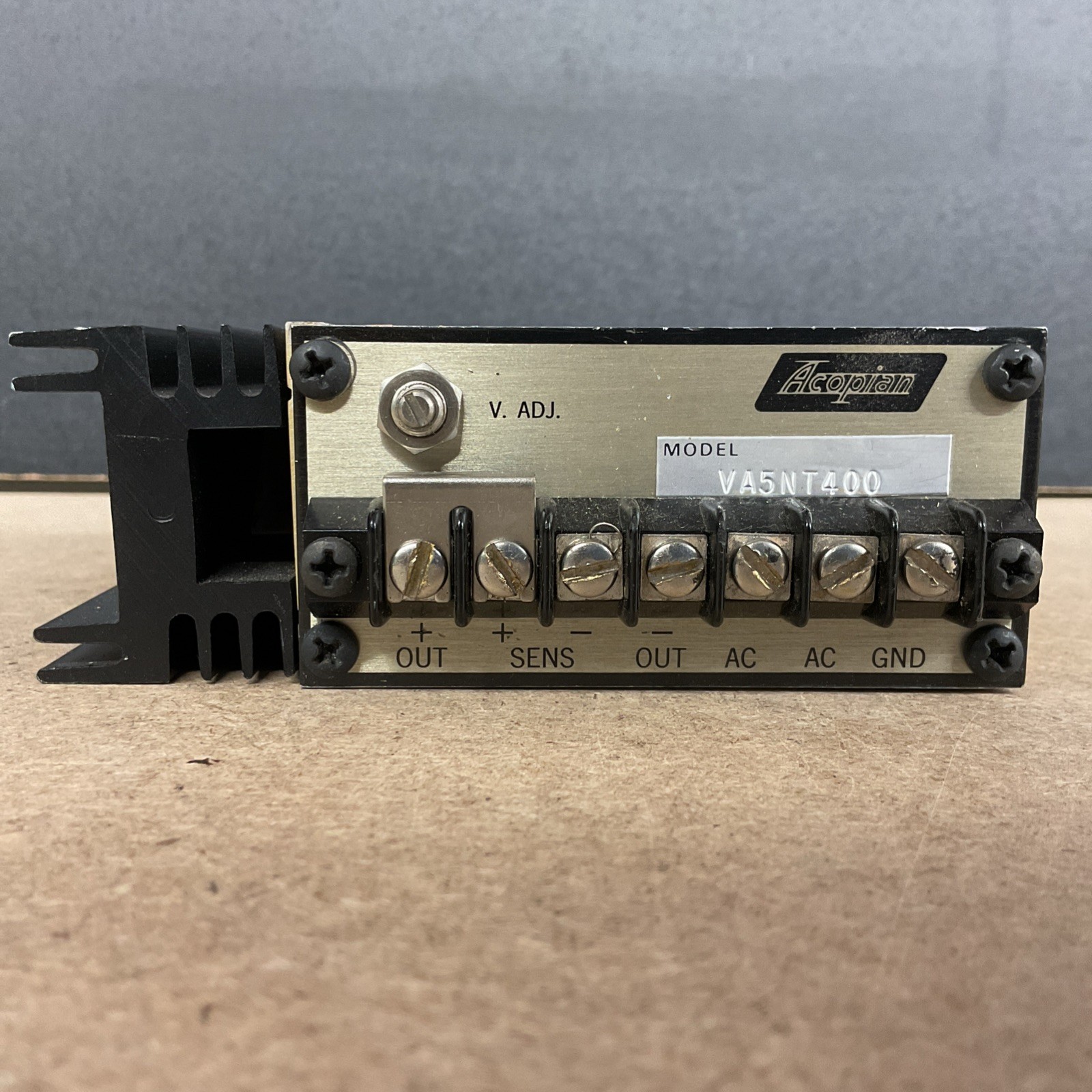 Acopian VA5NT400 Linear Regulated Power Supply Narrow Profile Series