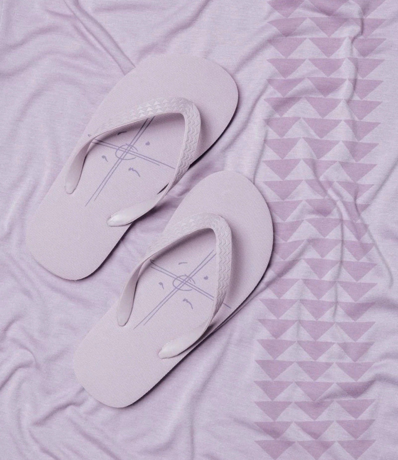 NEW! So iLL Jason Momoa "On The Roam" Yaya Lavender Kanakas Flip Flops M6/W7.5