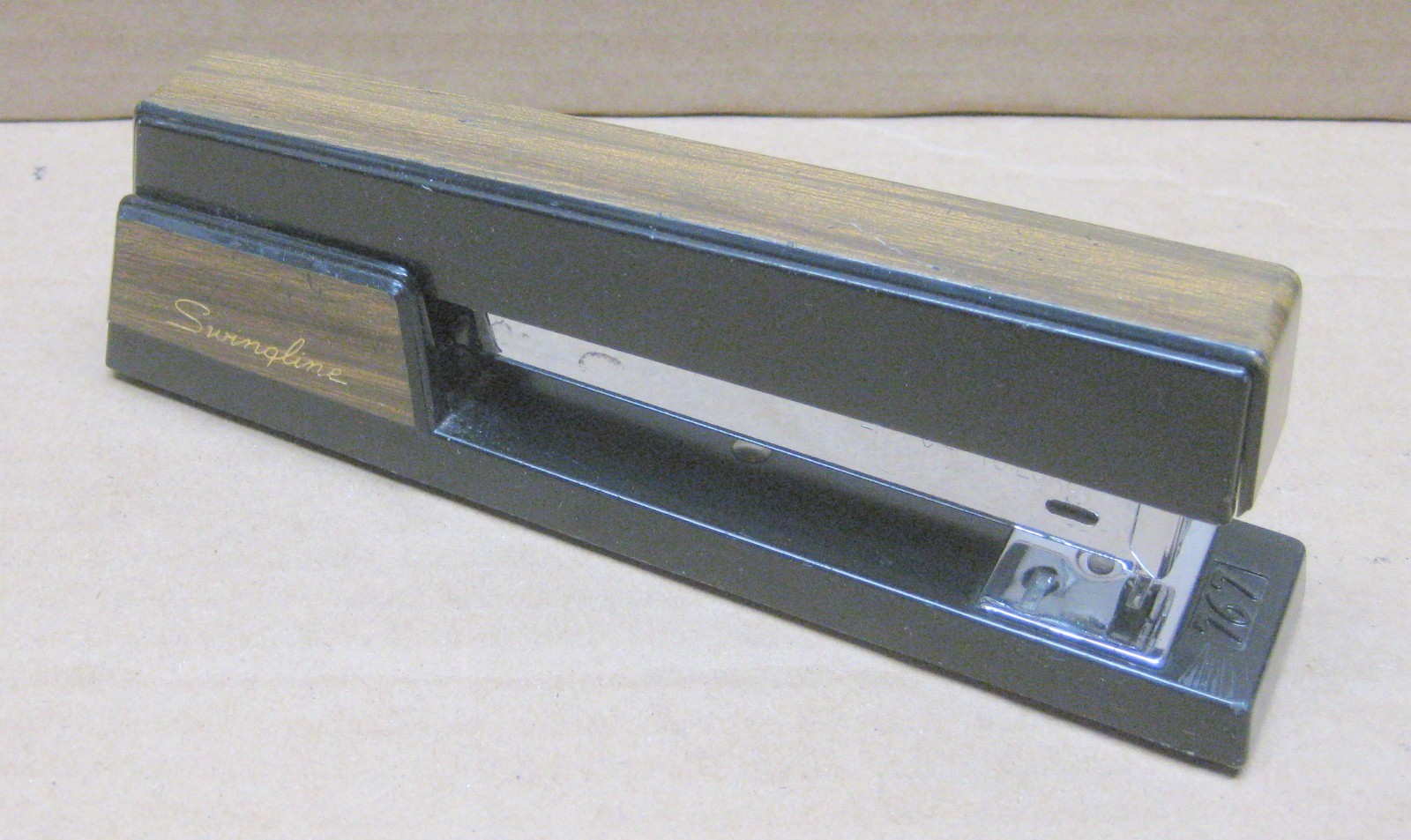 Vintage Swingline 767 Stapler Faux Woodgrain Mid Century Desk Stapler 94-02 USA